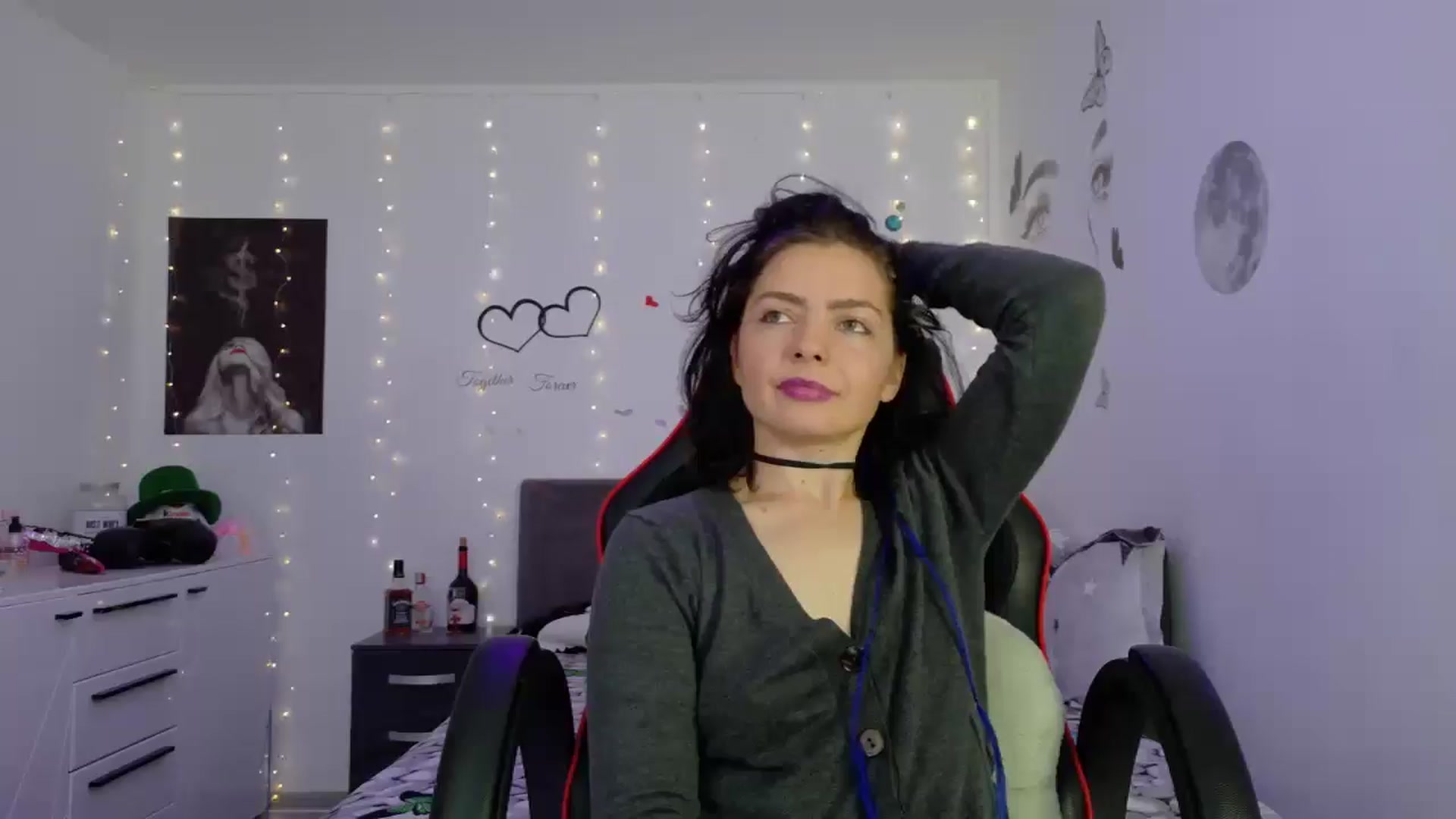 Gallery image thumbnail from YreneA's myfreecams stream on, 05/18/2025, 08:34 image 17 of 20