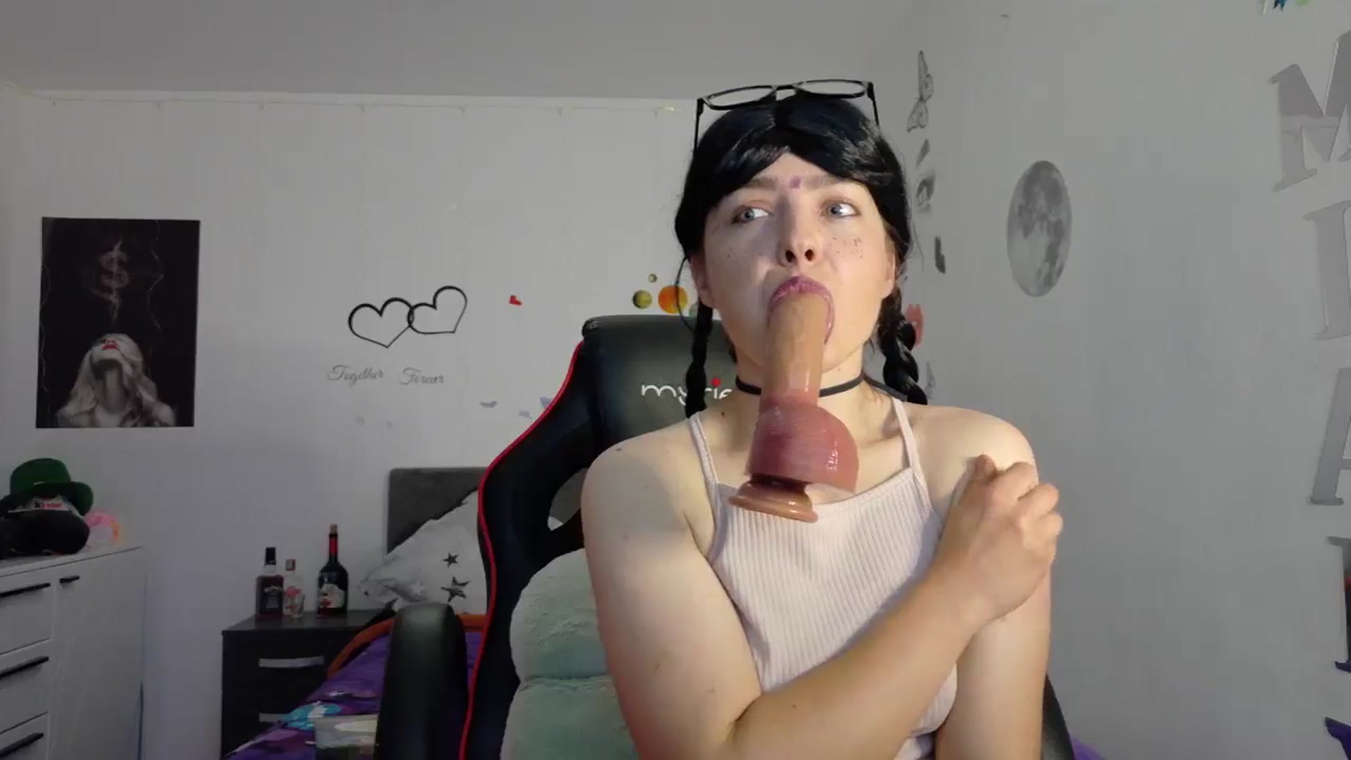 Gallery image thumbnail from YreneA's myfreecams stream on, 05/18/2025, 17:32 image 17 of 20