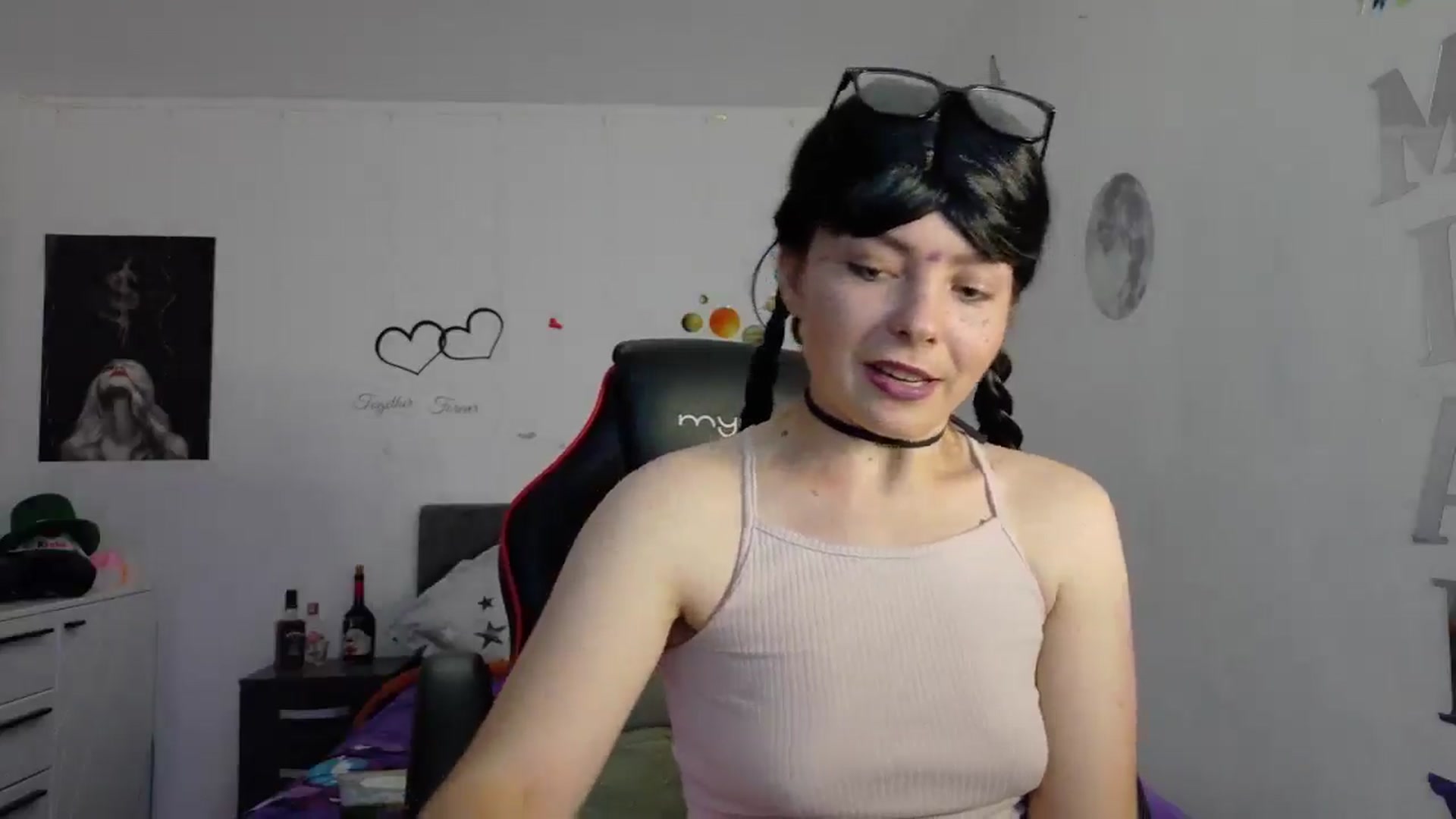 Gallery image thumbnail from YreneA's myfreecams stream on, 05/18/2025, 17:32 image 18 of 20