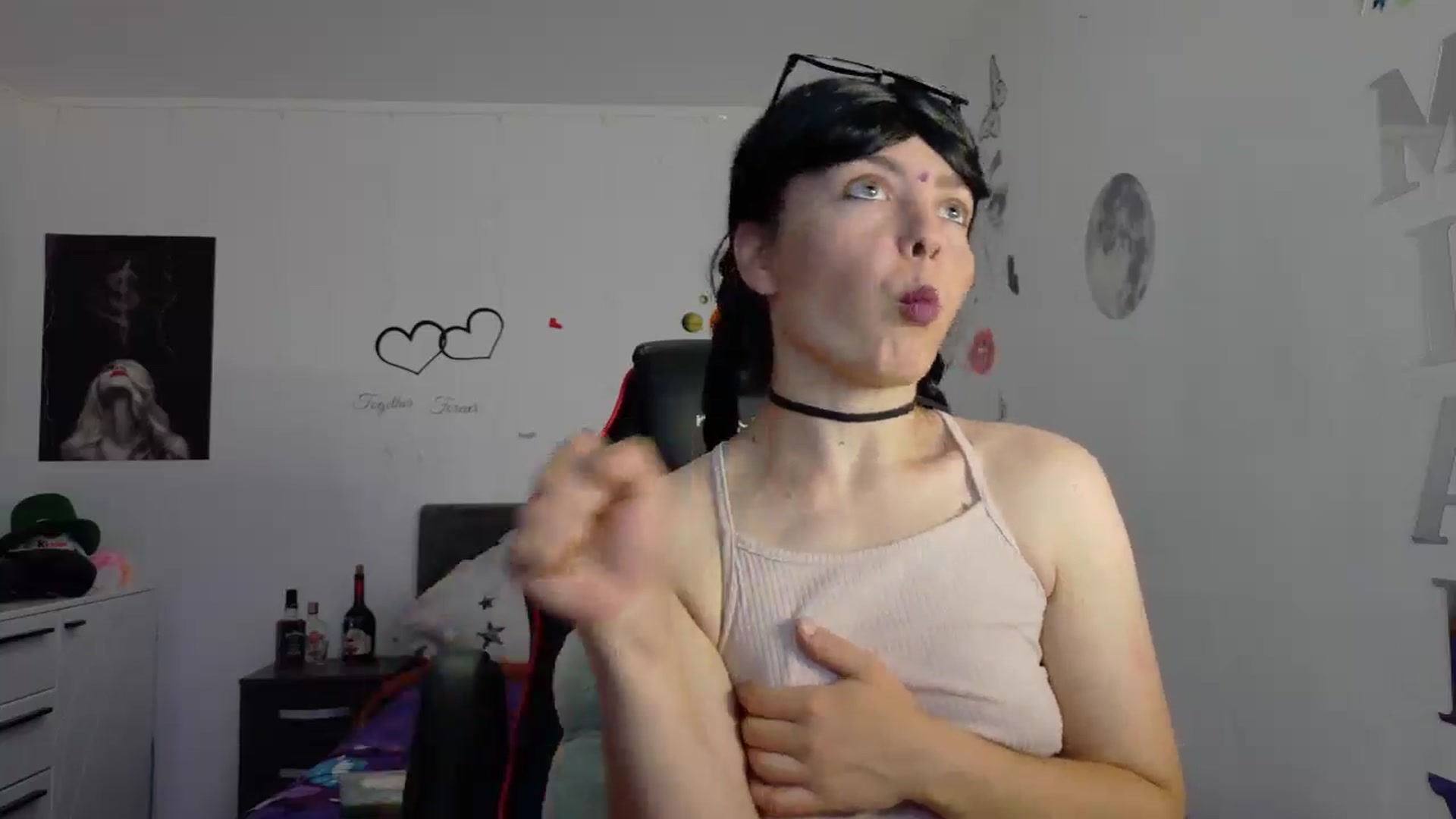 Gallery image thumbnail from YreneA's myfreecams stream on, 05/18/2025, 17:32 image 16 of 20