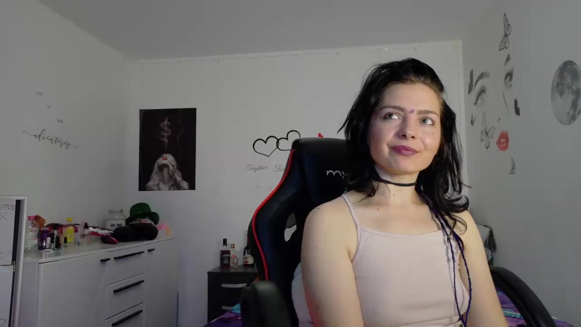 Gallery image thumbnail from YreneA's myfreecams stream on, 05/18/2025, 19:13 image 14 of 20