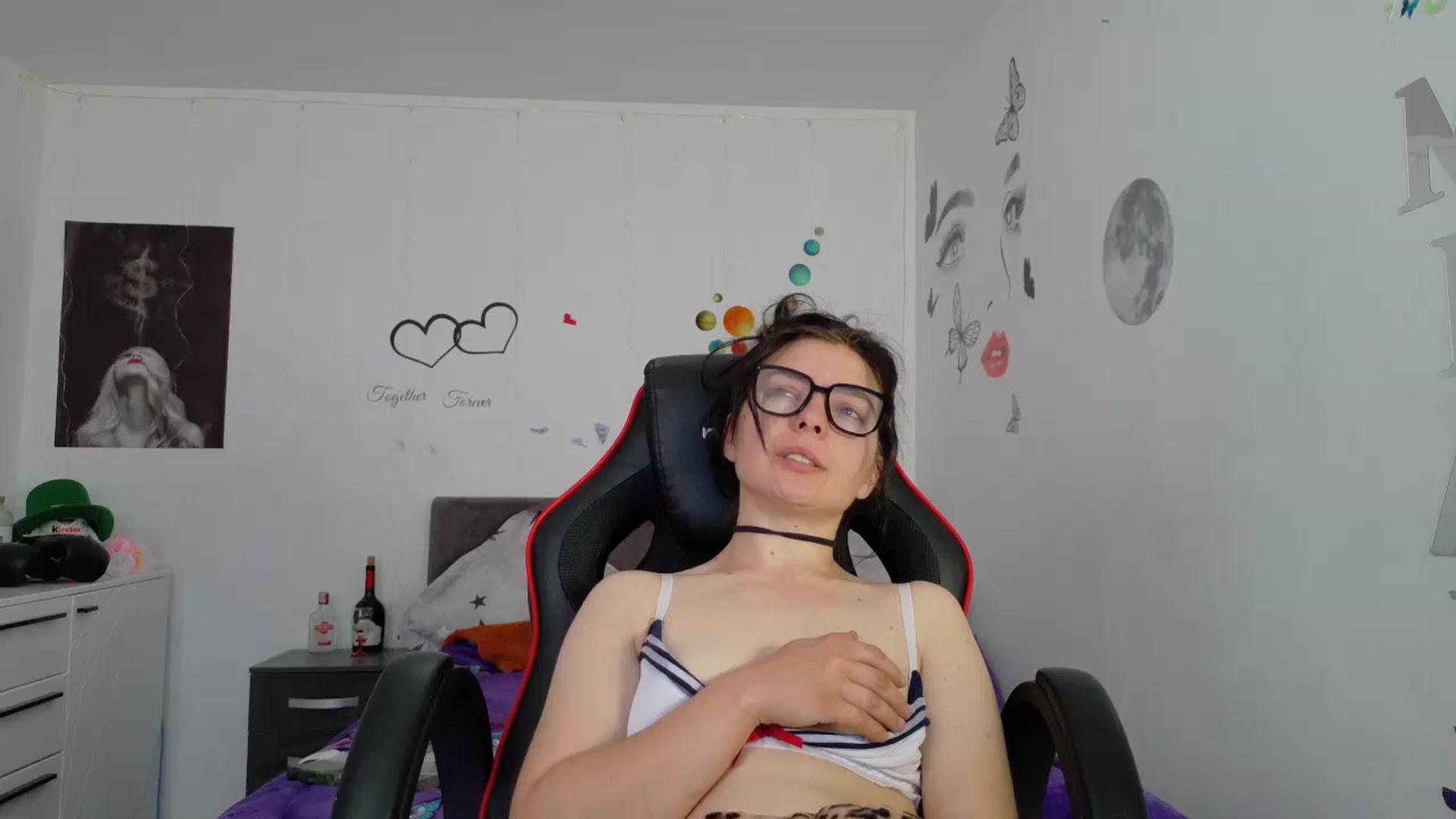 Gallery image thumbnail from YreneA's myfreecams stream on, 05/19/2025, 08:13 image 6 of 20