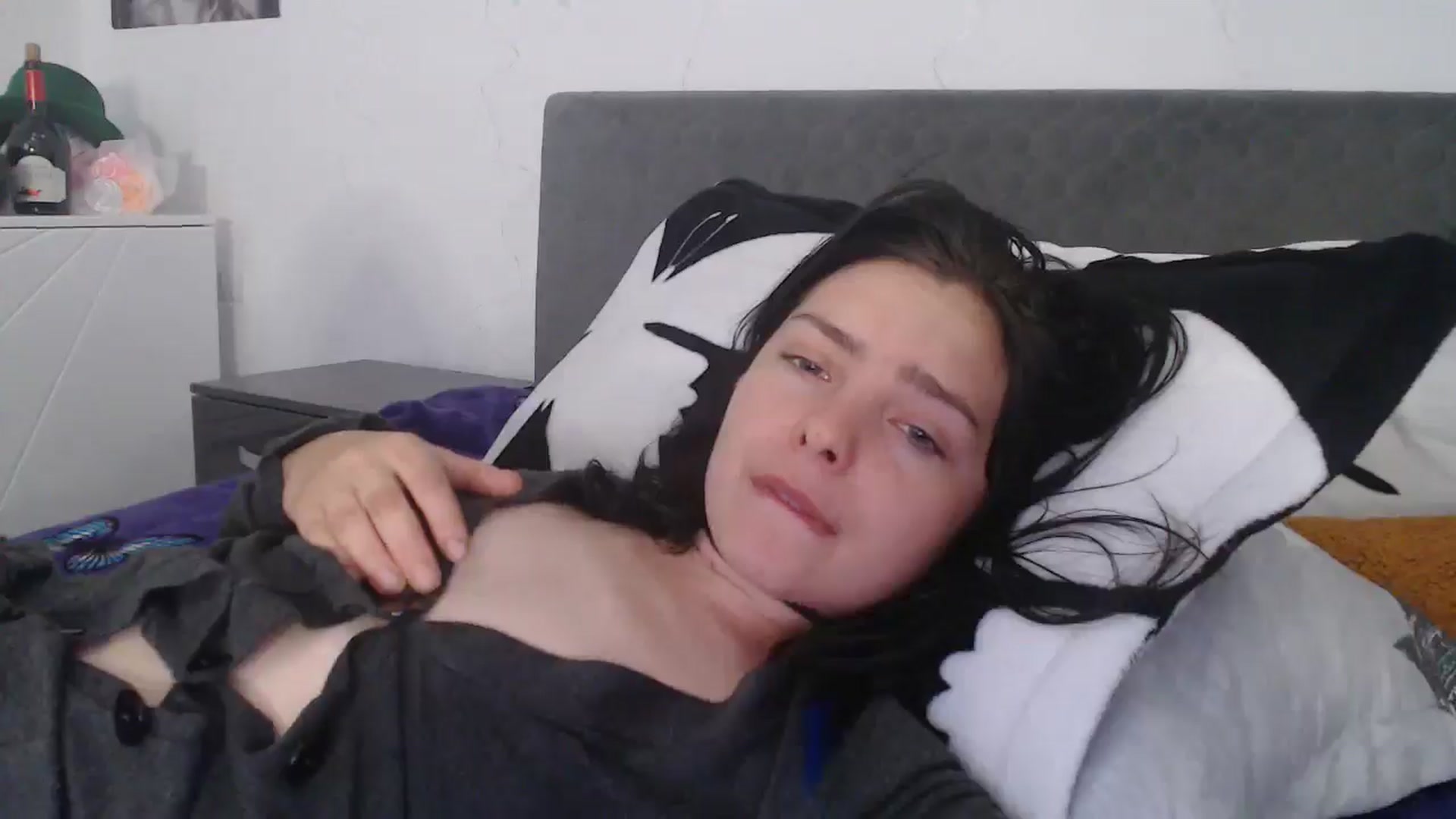Gallery image thumbnail from YreneA's myfreecams stream on, 05/20/2025, 08:12 image 17 of 20