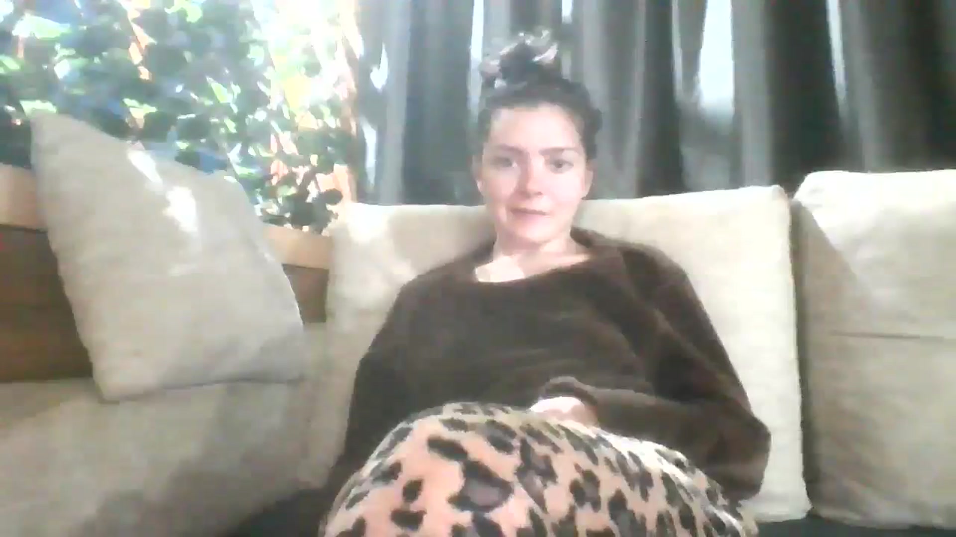 Gallery image thumbnail from YreneA's myfreecams stream on, 05/21/2025, 18:13 image 17 of 20