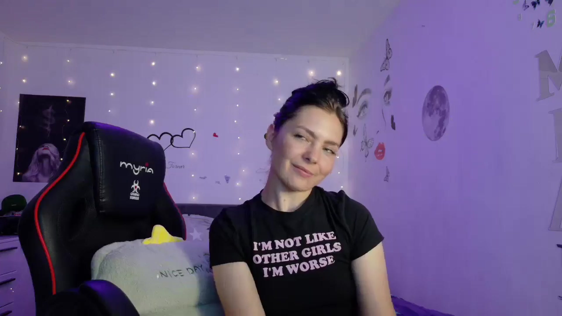Gallery image thumbnail from YreneA's myfreecams stream on, 05/26/2025, 20:05 image 16 of 20
