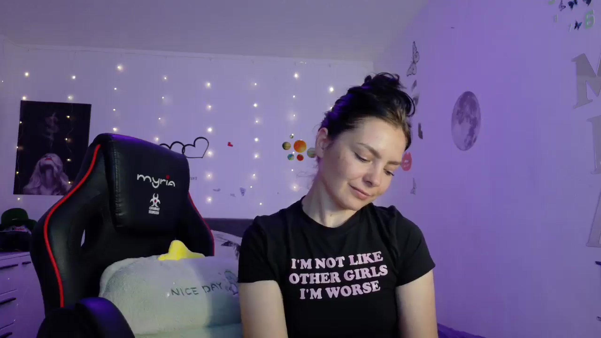 Gallery image thumbnail from YreneA's myfreecams stream on, 05/26/2025, 20:05 image 17 of 20