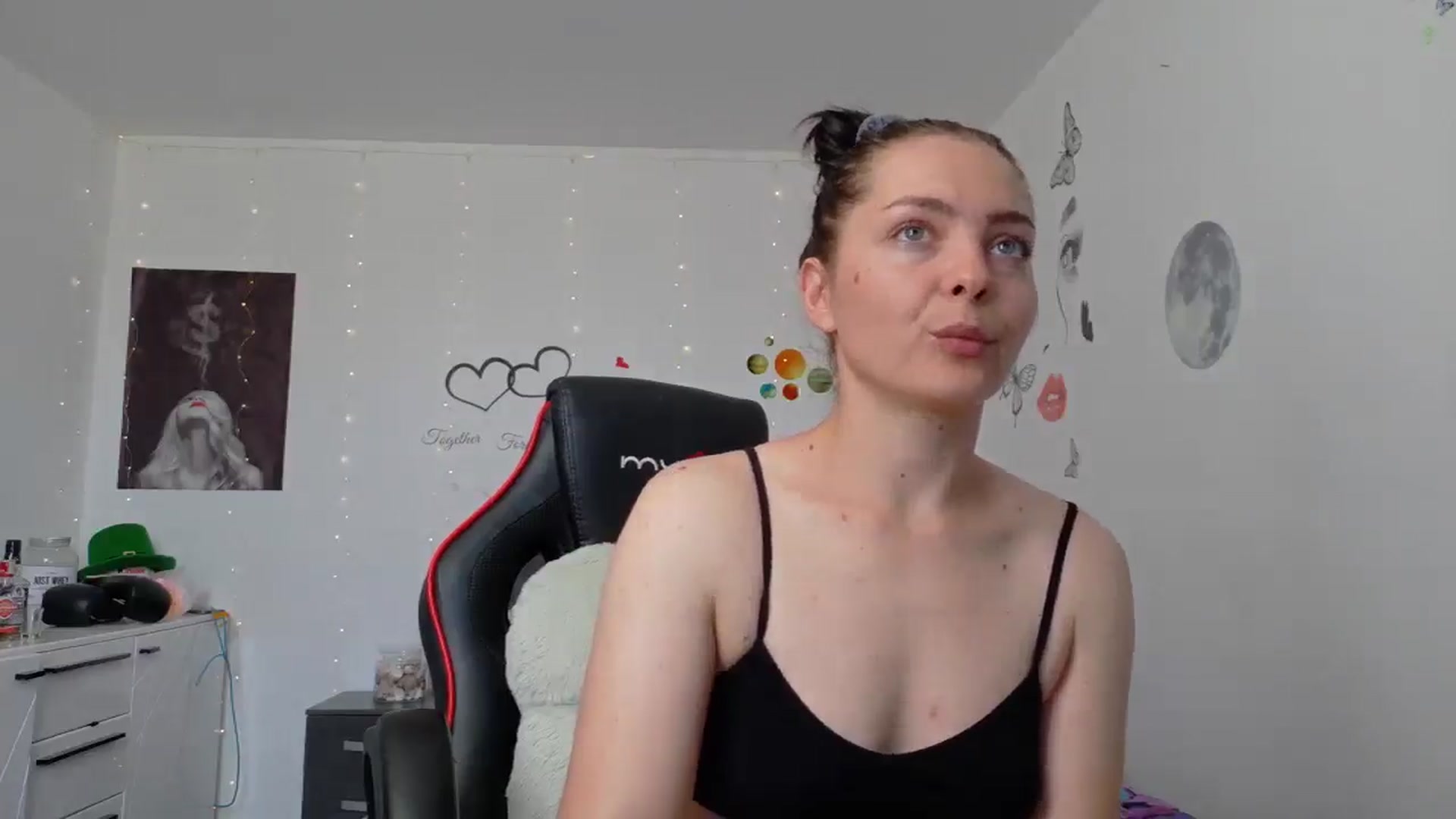 Gallery image thumbnail from YreneA's myfreecams stream on, 06/01/2025, 08:50 image 5 of 20