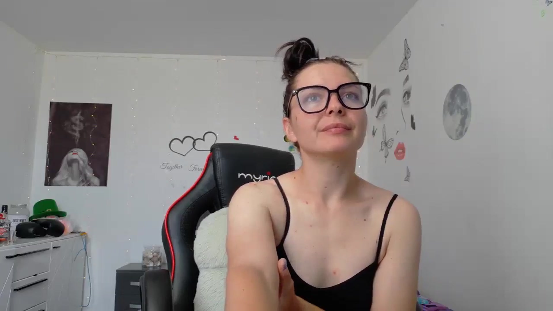 Gallery image thumbnail from YreneA's myfreecams stream on, 06/01/2025, 08:50 image 9 of 20