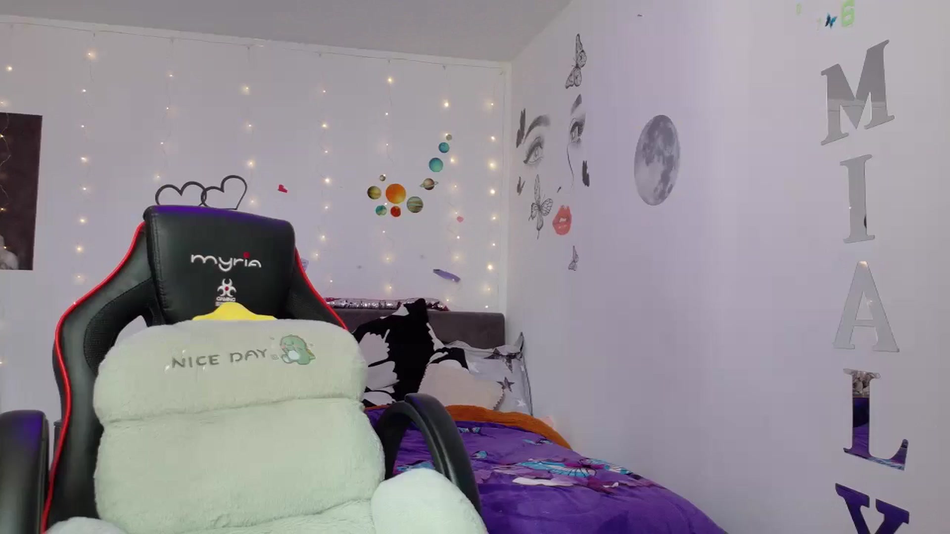 Gallery image thumbnail from YreneA's myfreecams stream on, 06/02/2025, 08:37 image 9 of 20