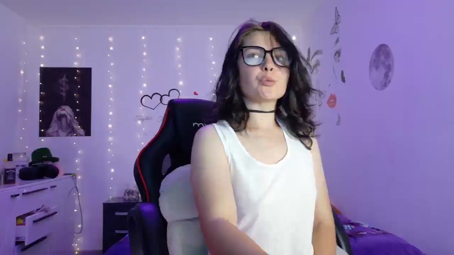 Gallery image thumbnail from YreneA's myfreecams stream on, 06/02/2025, 19:23 image 6 of 20