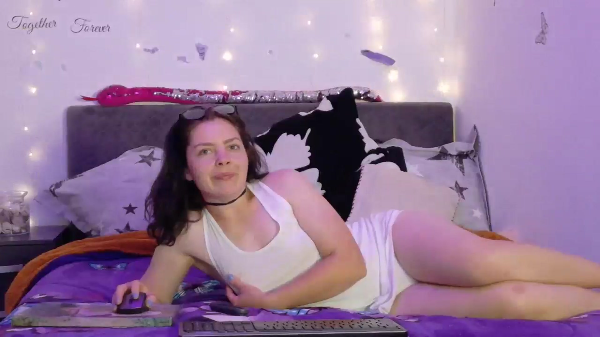 Gallery image thumbnail from YreneA's myfreecams stream on, 06/02/2025, 19:23 image 15 of 20