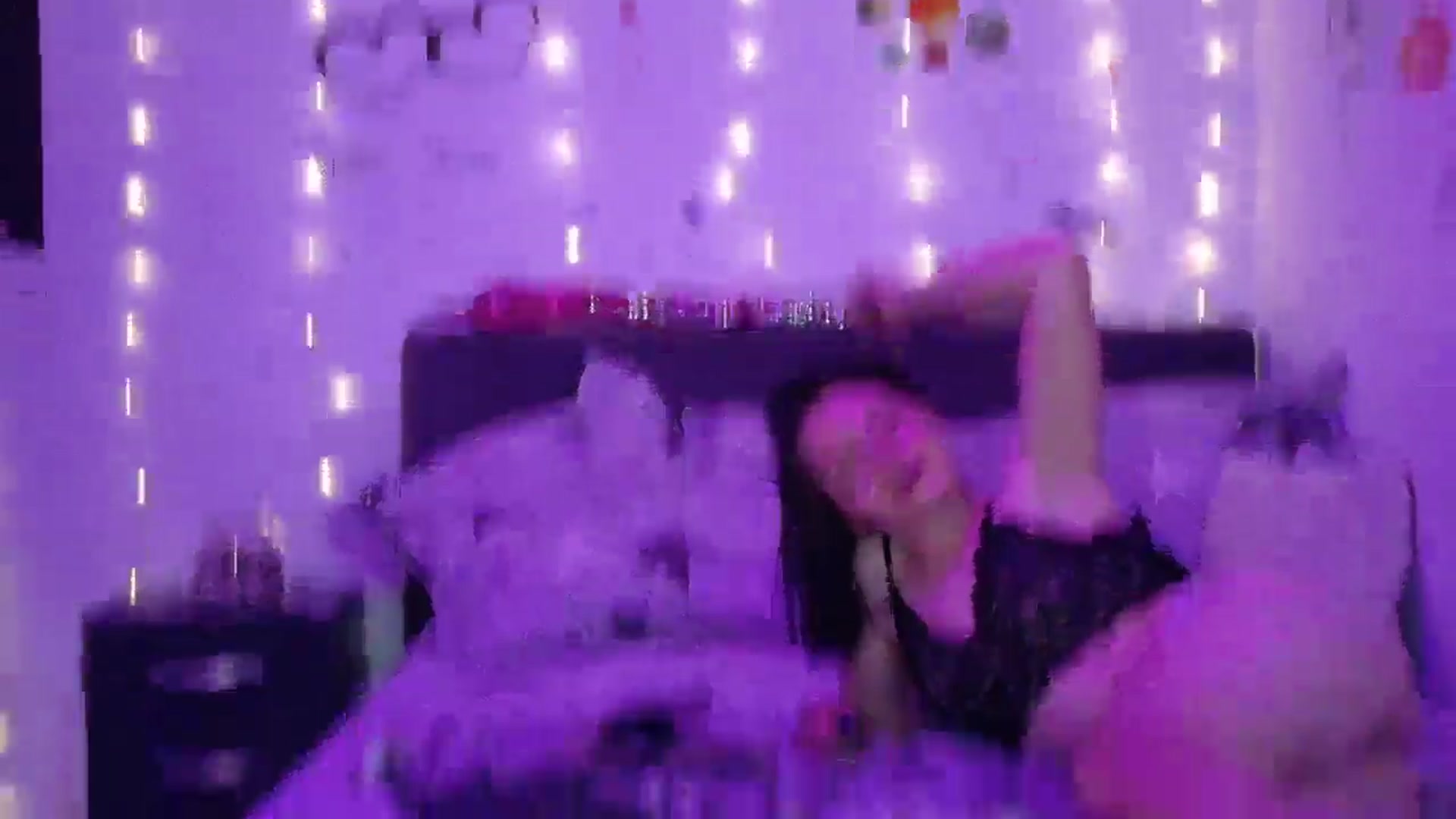 Gallery image thumbnail from YreneA's myfreecams stream on, 06/05/2025, 19:57 image 3 of 20