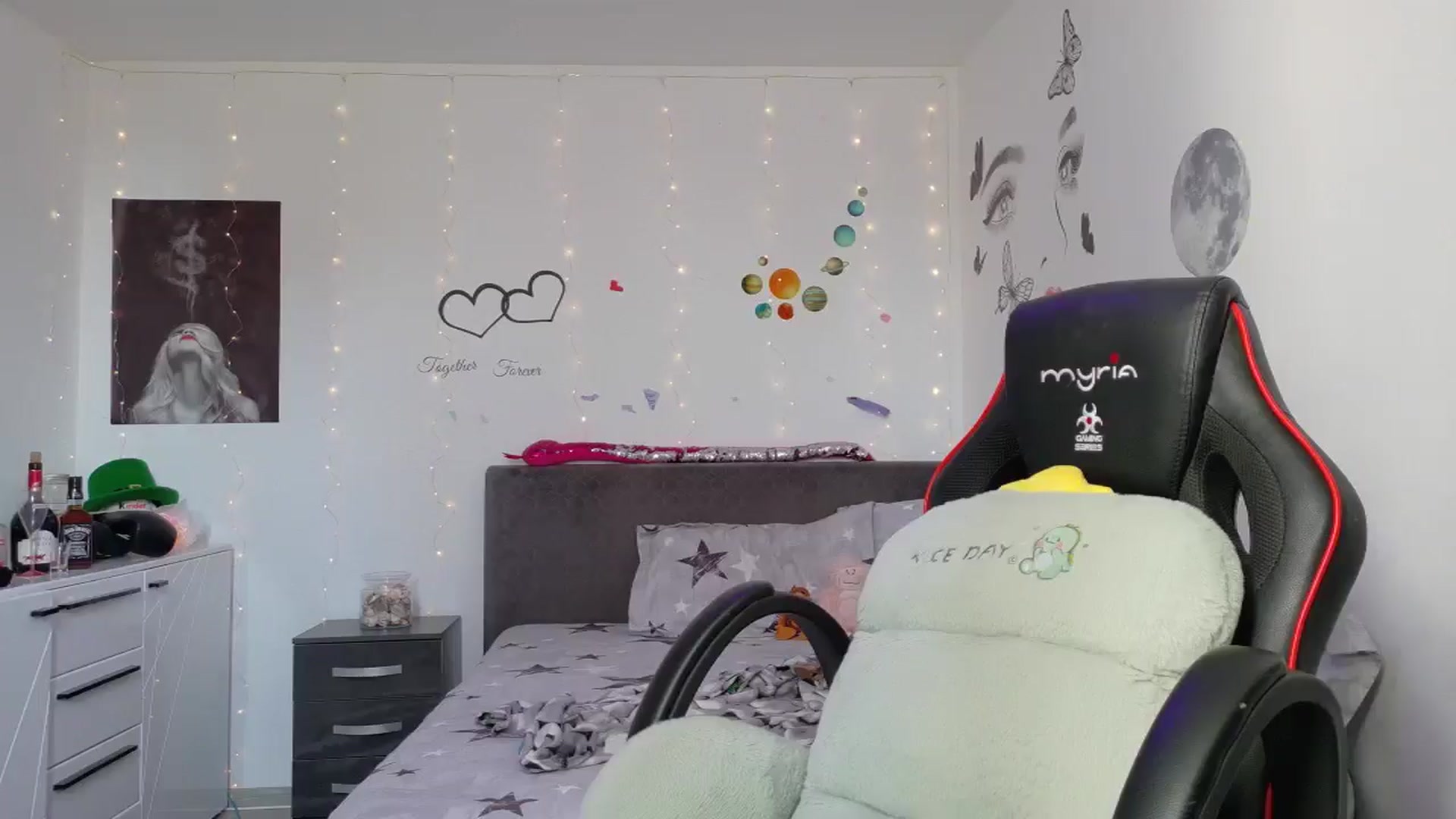 Gallery image thumbnail from YreneA's myfreecams stream on, 06/06/2025, 06:37 image 18 of 20