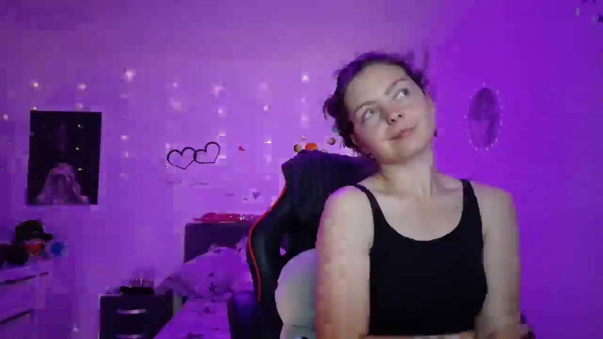 Gallery image thumbnail from YreneA's myfreecams stream on, 06/08/2025, 19:40 image 3 of 20