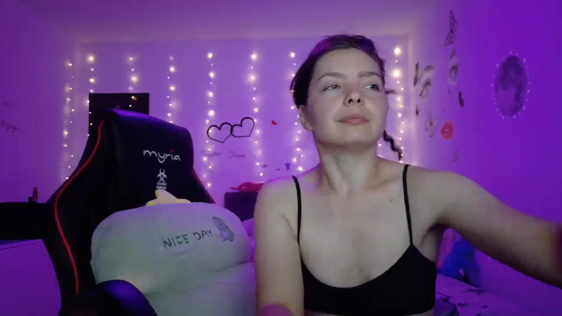 Gallery image thumbnail from YreneA's myfreecams stream on, 06/12/2025, 19:03 image 20 of 20