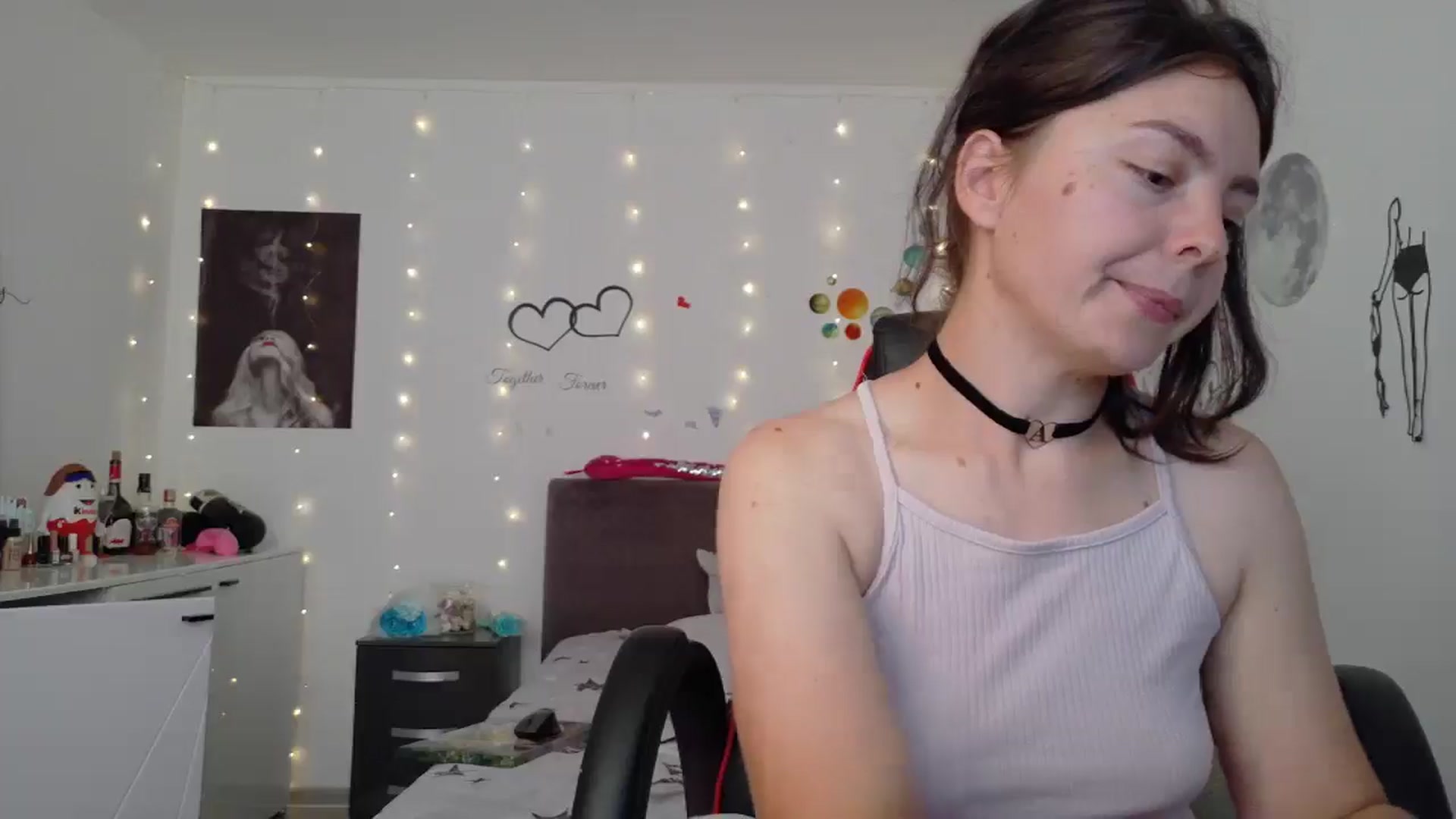 Gallery image thumbnail from YreneA's myfreecams stream on, 06/18/2025, 07:25 image 11 of 20