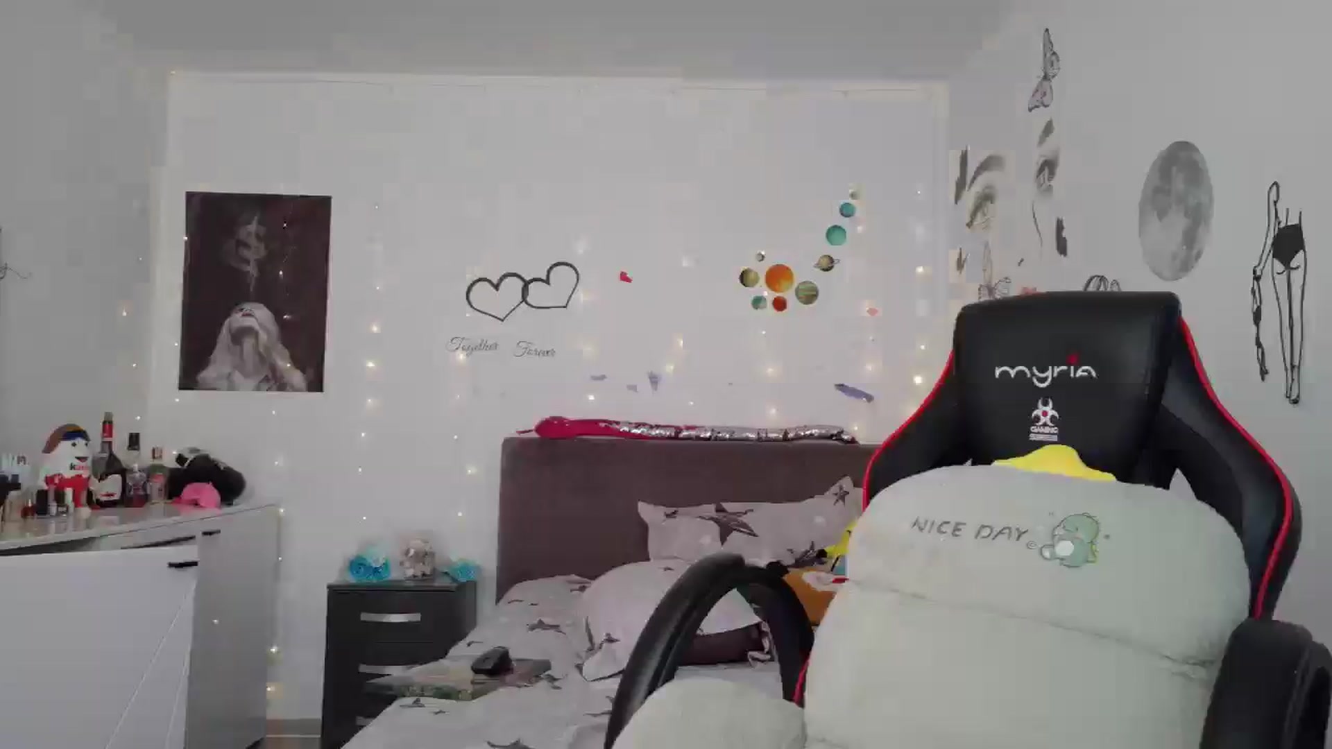 Gallery image thumbnail from YreneA's myfreecams stream on, 06/18/2025, 07:25 image 9 of 20