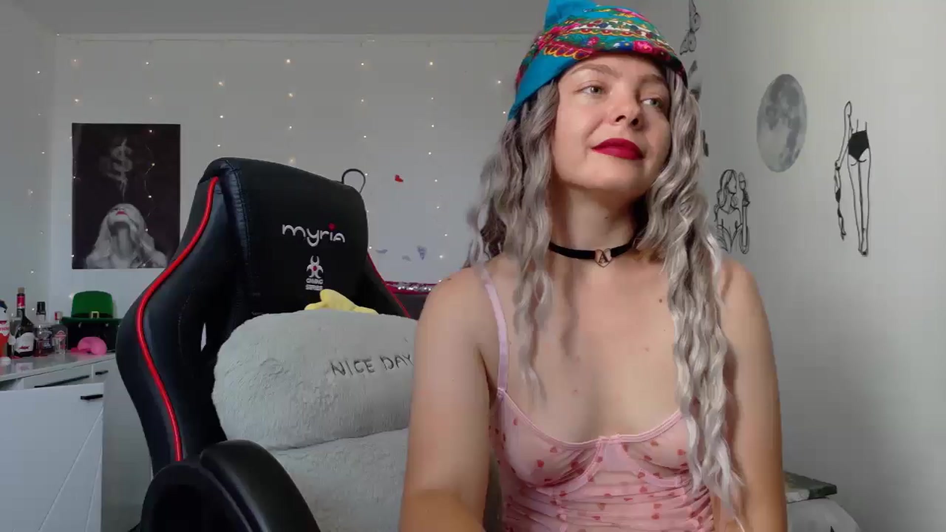 Gallery image thumbnail from YreneA's myfreecams stream on, 06/19/2025, 06:16 image 13 of 20
