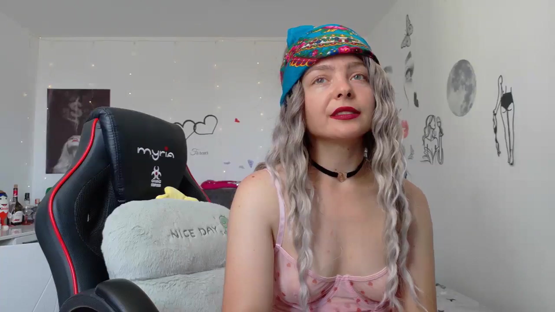 Gallery image thumbnail from YreneA's myfreecams stream on, 06/19/2025, 07:49 image 10 of 20