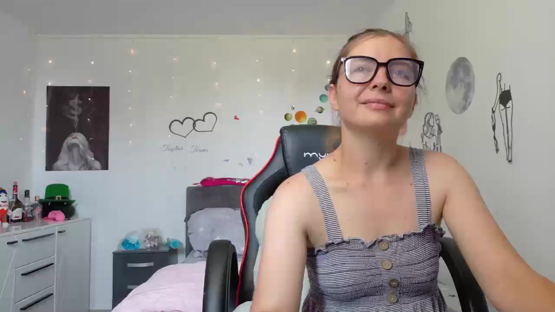 Gallery image thumbnail from YreneA's myfreecams stream on, 06/19/2025, 09:42 image 4 of 20