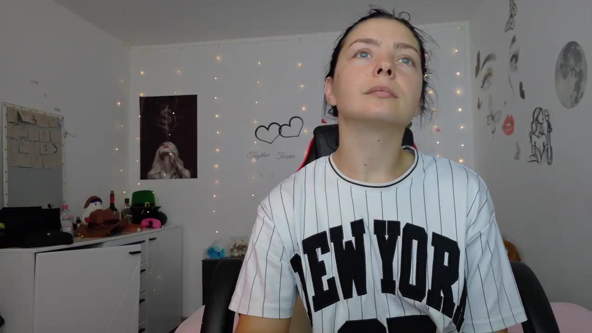 Gallery image thumbnail from YreneA's myfreecams stream on, 07/04/2025, 08:34 image 15 of 20