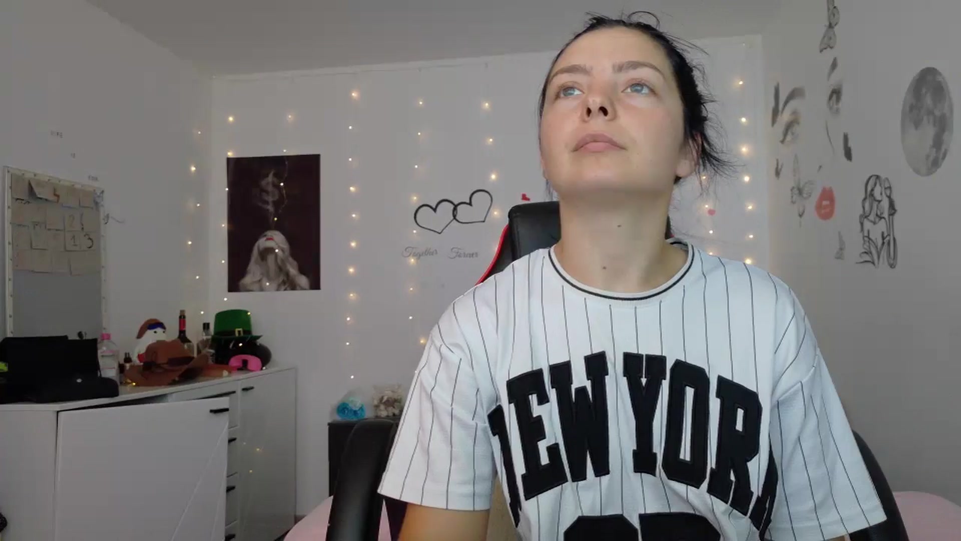 Gallery image thumbnail from YreneA's myfreecams stream on, 07/04/2025, 08:34 image 12 of 20