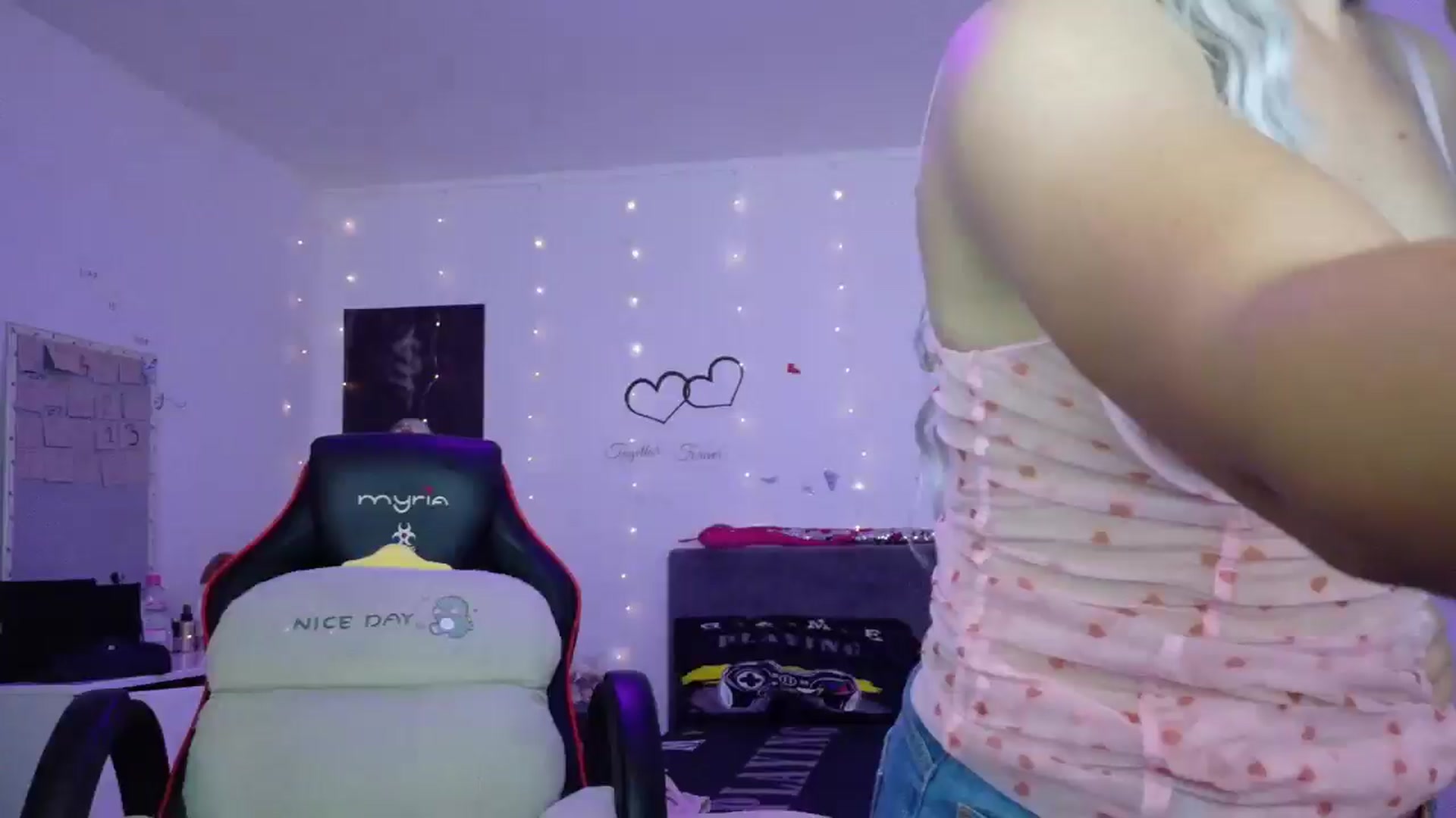 Gallery image thumbnail from YreneA's myfreecams stream on, 07/04/2025, 12:11 image 1 of 20