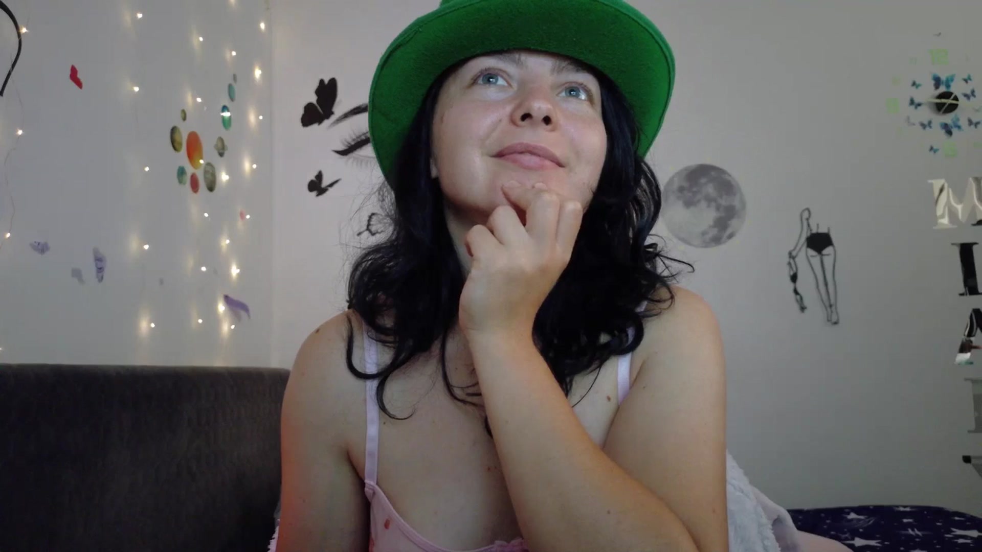 Gallery image thumbnail from YreneA's myfreecams stream on, 07/17/2025, 06:39 image 13 of 20