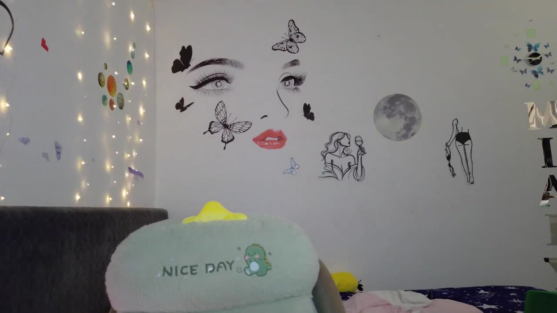 Gallery image thumbnail from YreneA's myfreecams stream on, 07/17/2025, 06:39 image 11 of 20