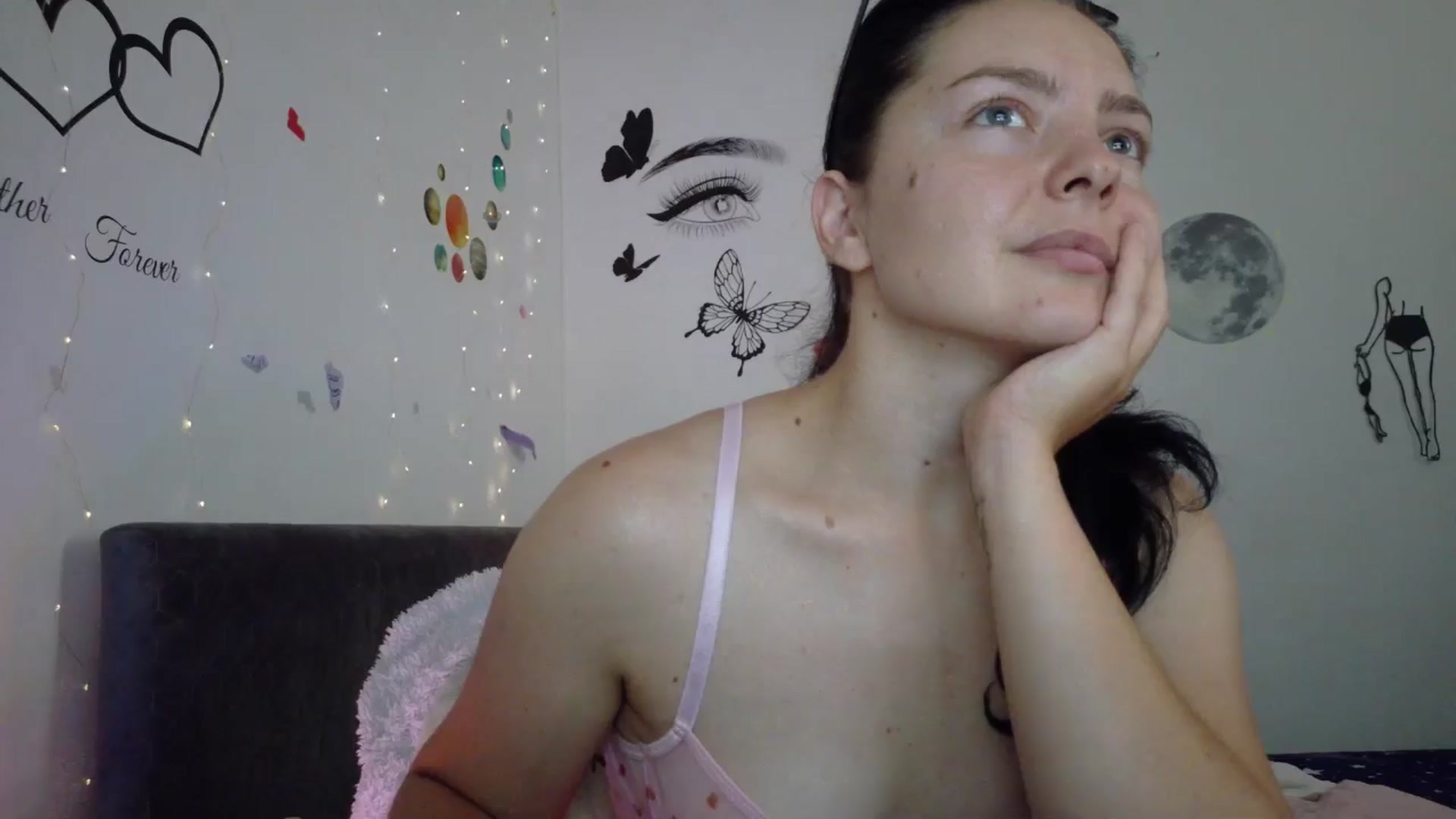 Gallery image thumbnail from YreneA's myfreecams stream on, 07/17/2025, 07:06 image 15 of 20