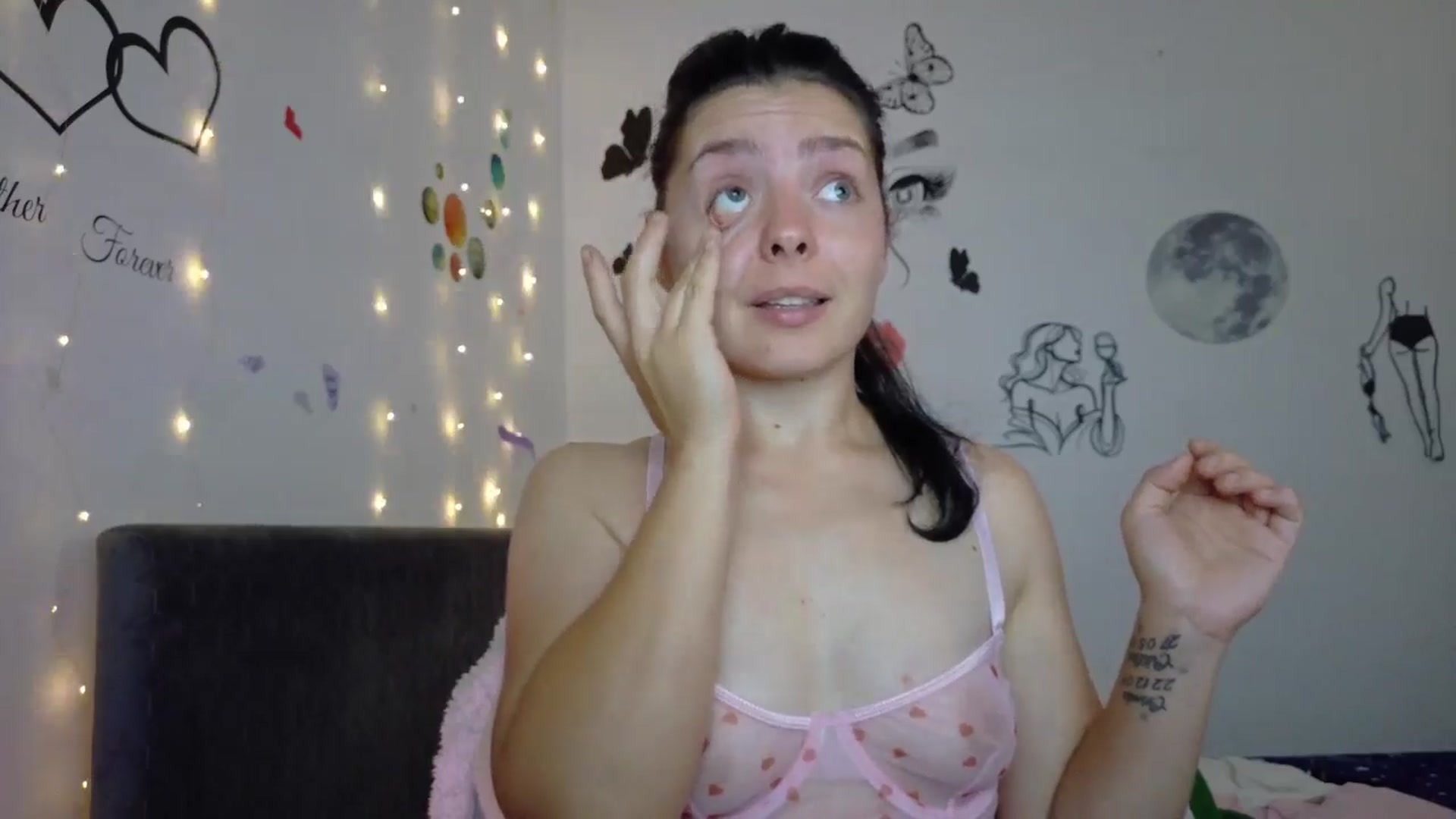 Gallery image thumbnail from YreneA's myfreecams stream on, 07/17/2025, 07:06 image 10 of 20