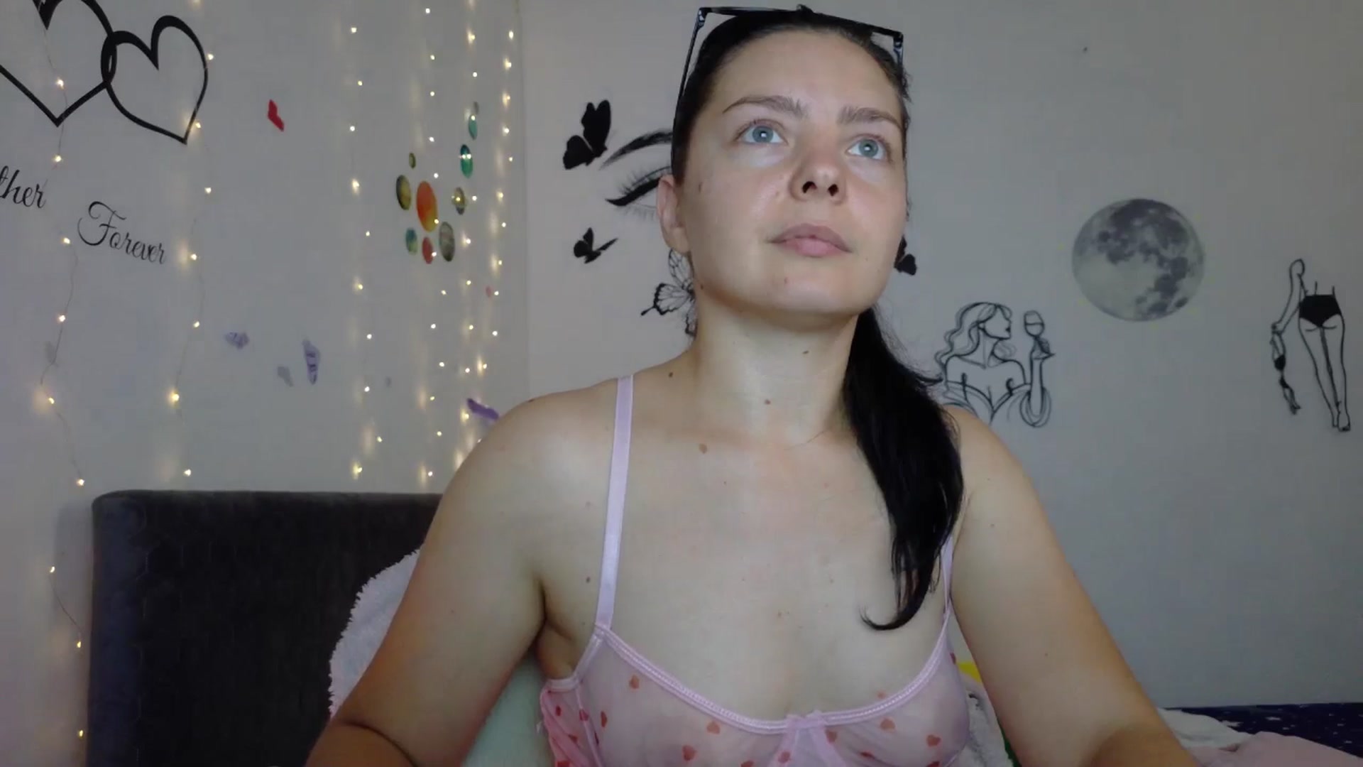 Gallery image thumbnail from YreneA's myfreecams stream on, 07/17/2025, 07:06 image 12 of 20