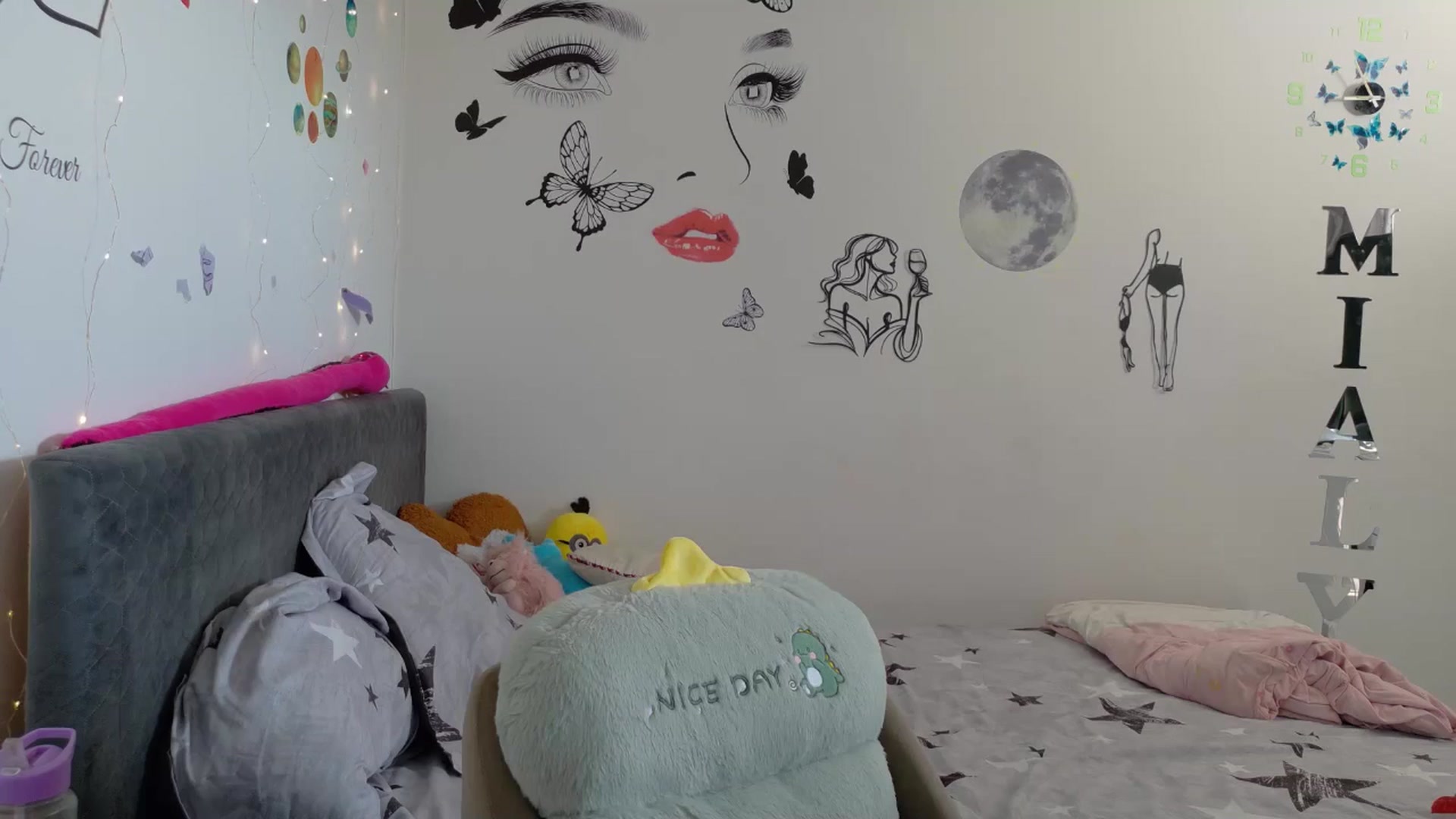 Gallery image thumbnail from YreneA's myfreecams stream on, 07/21/2025, 07:04 image 4 of 20