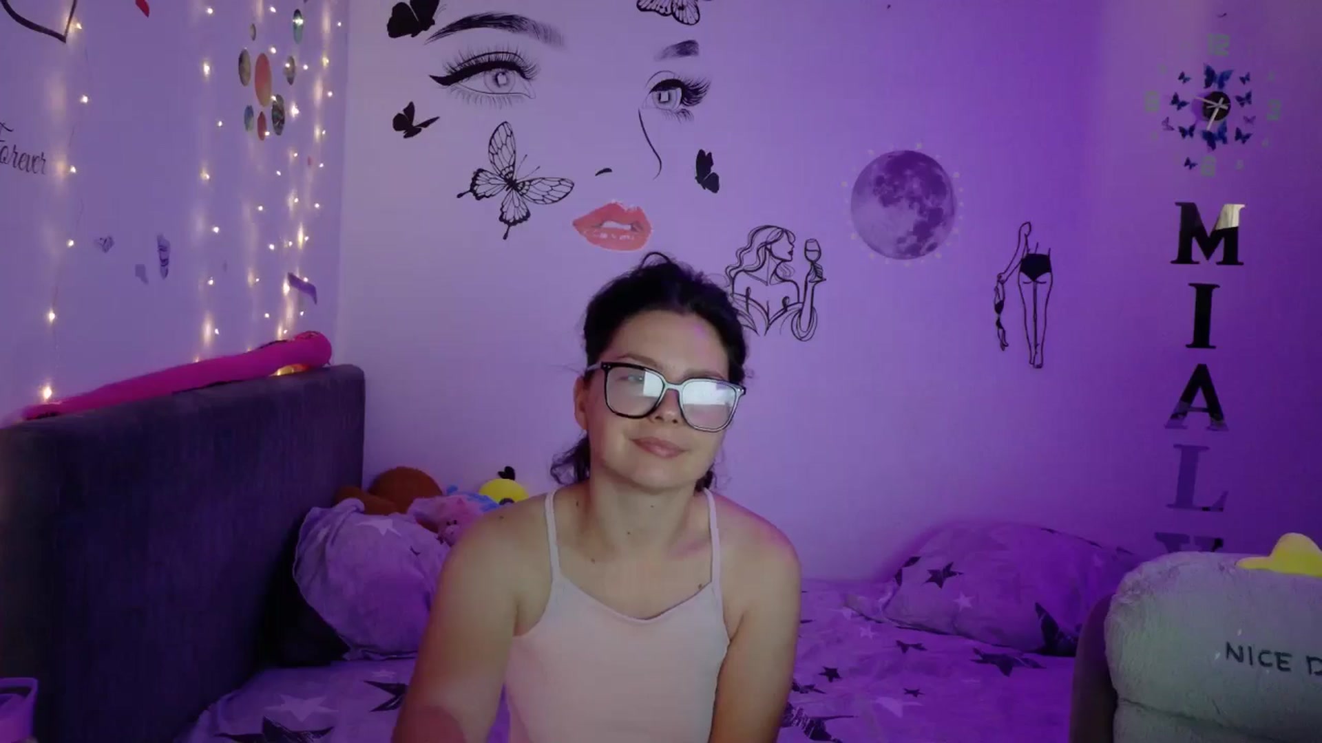 Gallery image thumbnail from YreneA's myfreecams stream on, 07/22/2025, 04:41 image 8 of 20