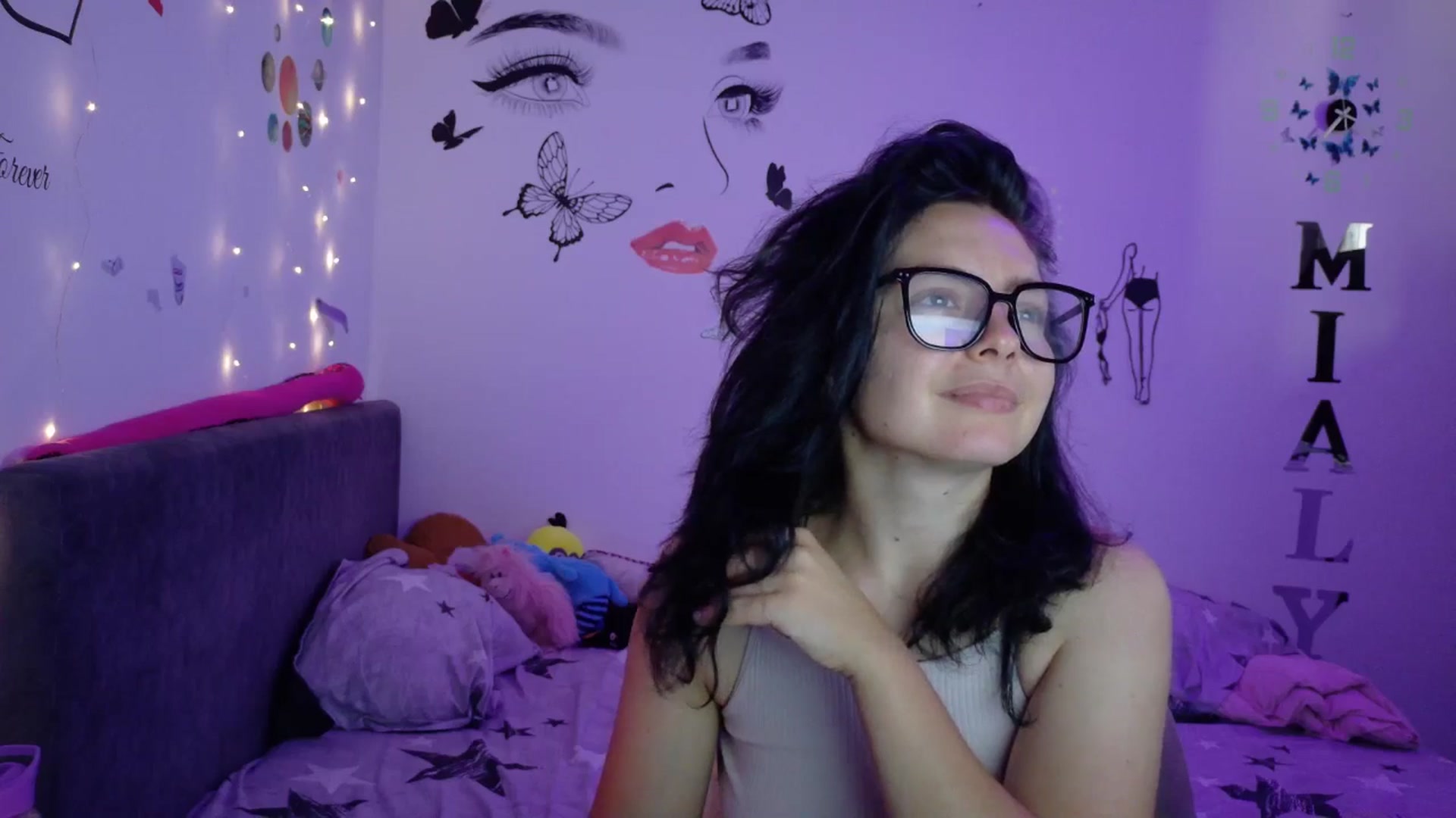 Gallery image thumbnail from YreneA's myfreecams stream on, 07/22/2025, 04:41 image 16 of 20
