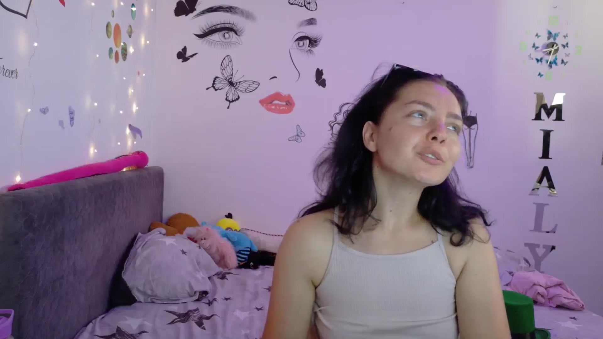 Gallery image thumbnail from YreneA's myfreecams stream on, 07/22/2025, 06:32 image 6 of 20