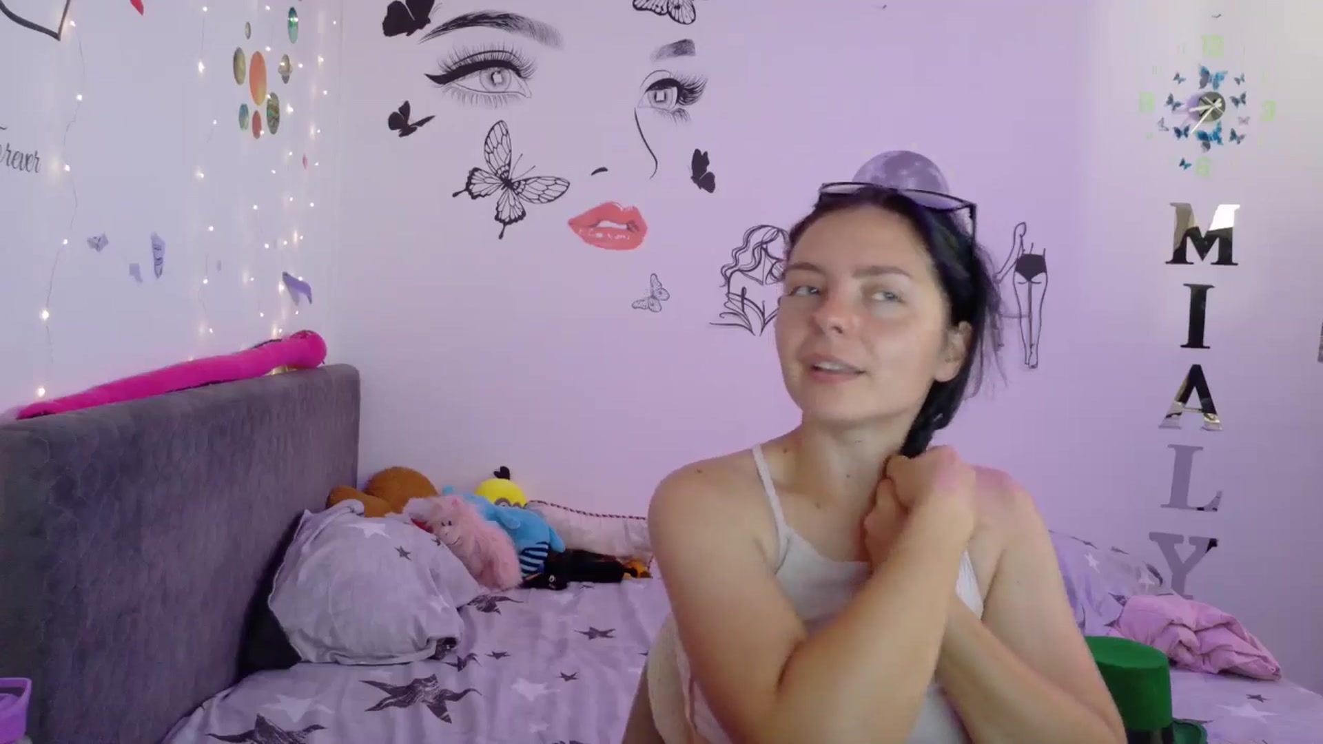 Gallery image thumbnail from YreneA's myfreecams stream on, 07/22/2025, 06:32 image 7 of 20