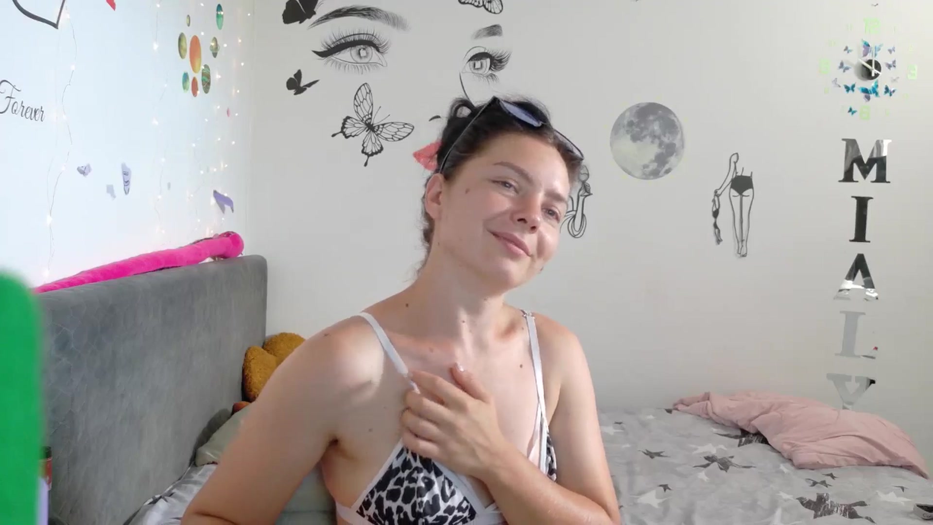 Gallery image thumbnail from YreneA's myfreecams stream on, 07/24/2025, 07:12 image 16 of 20