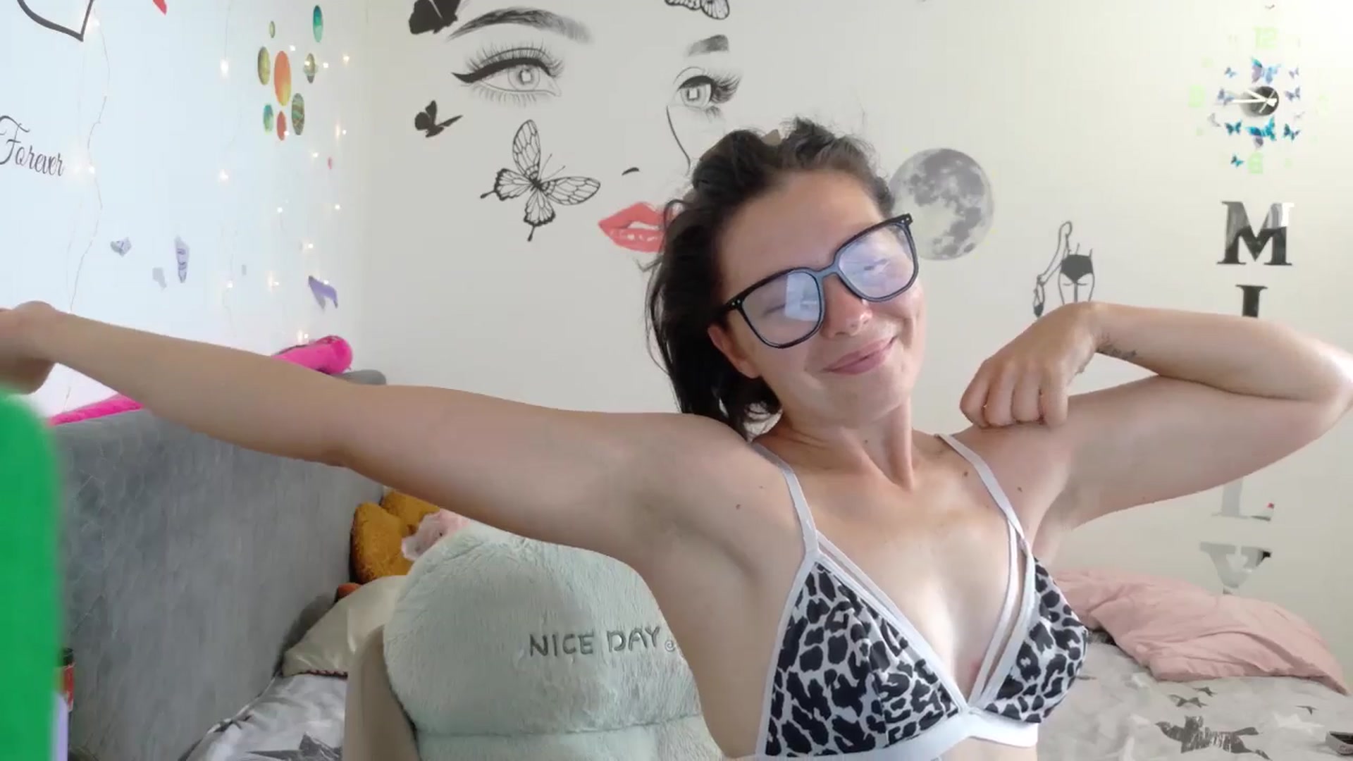 Gallery image thumbnail from YreneA's myfreecams stream on, 07/24/2025, 07:12 image 10 of 20