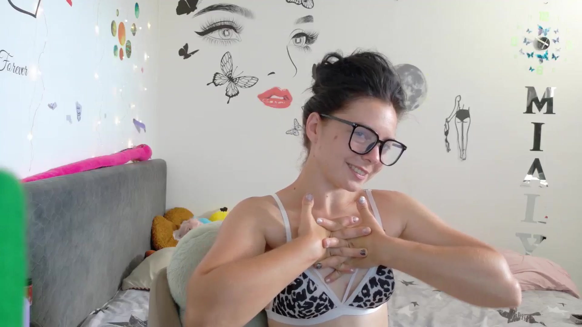 Gallery image thumbnail from YreneA's myfreecams stream on, 07/24/2025, 07:12 image 12 of 20
