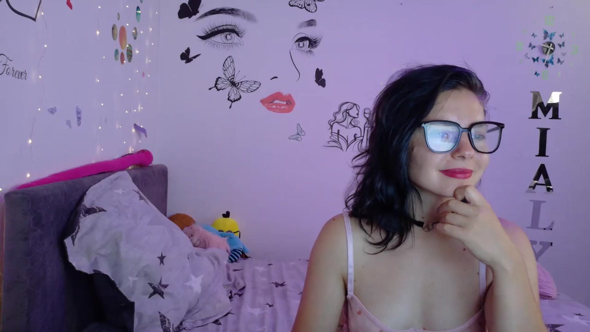 Gallery image thumbnail from YreneA's myfreecams stream on, 07/25/2025, 07:19 image 17 of 20