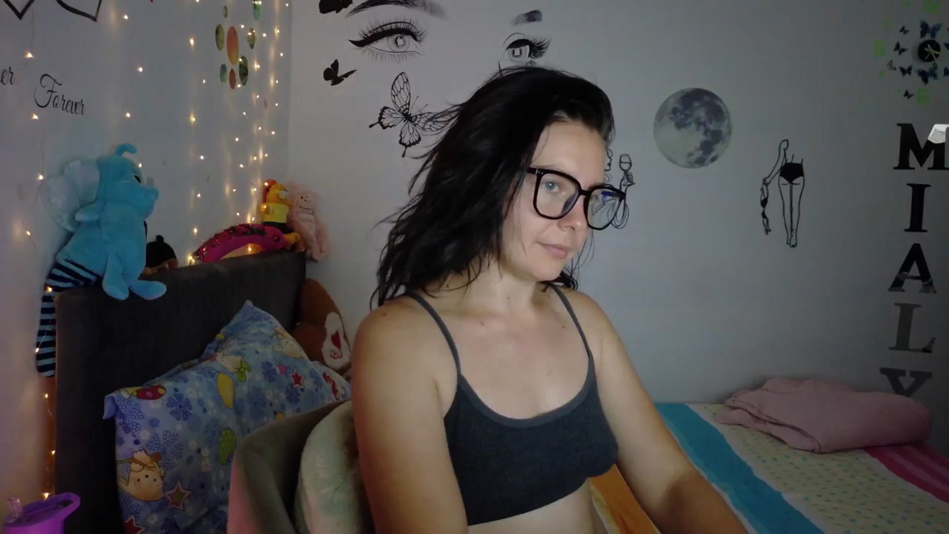 Gallery image thumbnail from YreneA's myfreecams stream on, 08/02/2025, 12:58 image 6 of 20