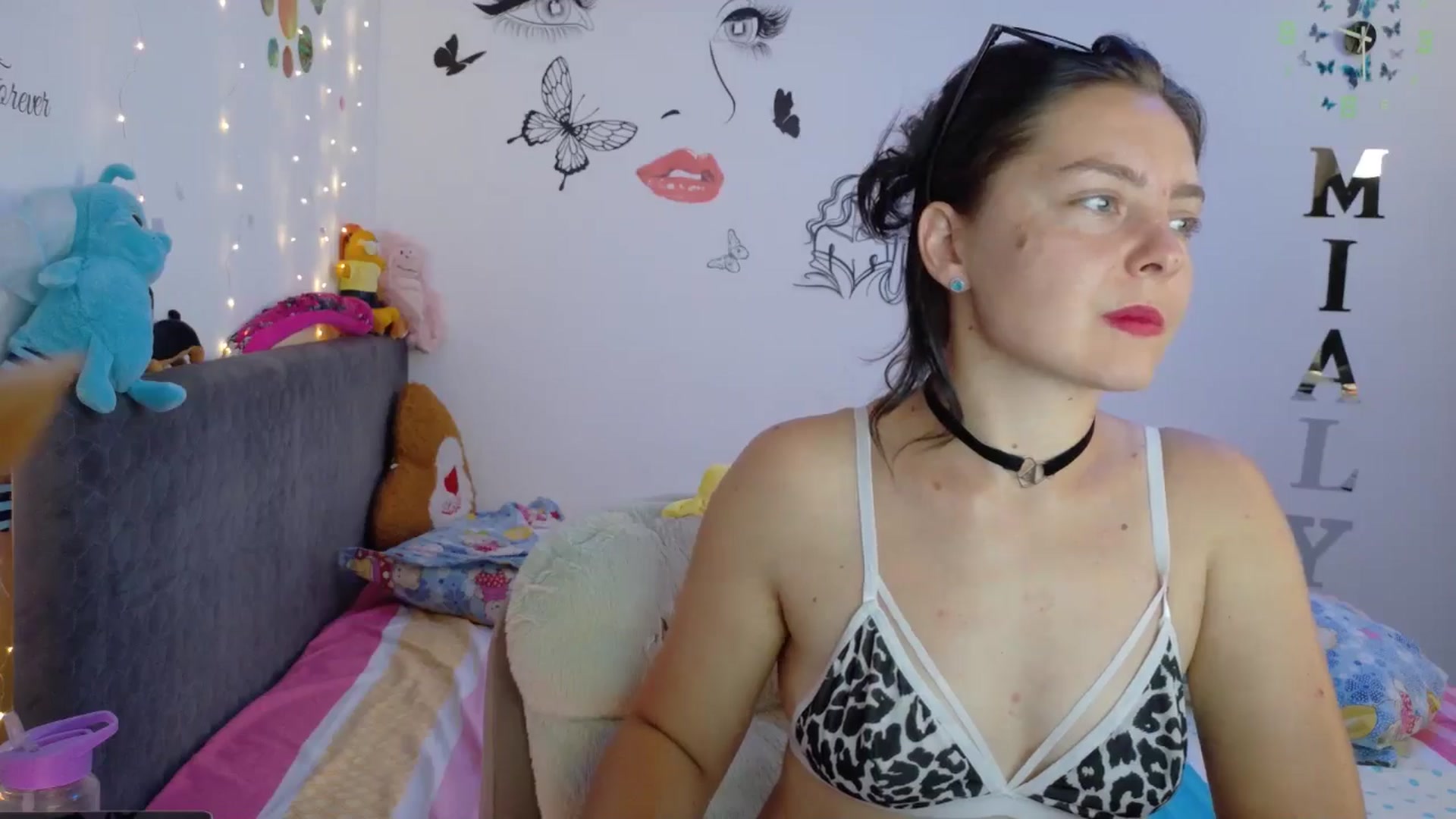 Gallery image thumbnail from YreneA's myfreecams stream on, 08/03/2025, 06:57 image 18 of 20