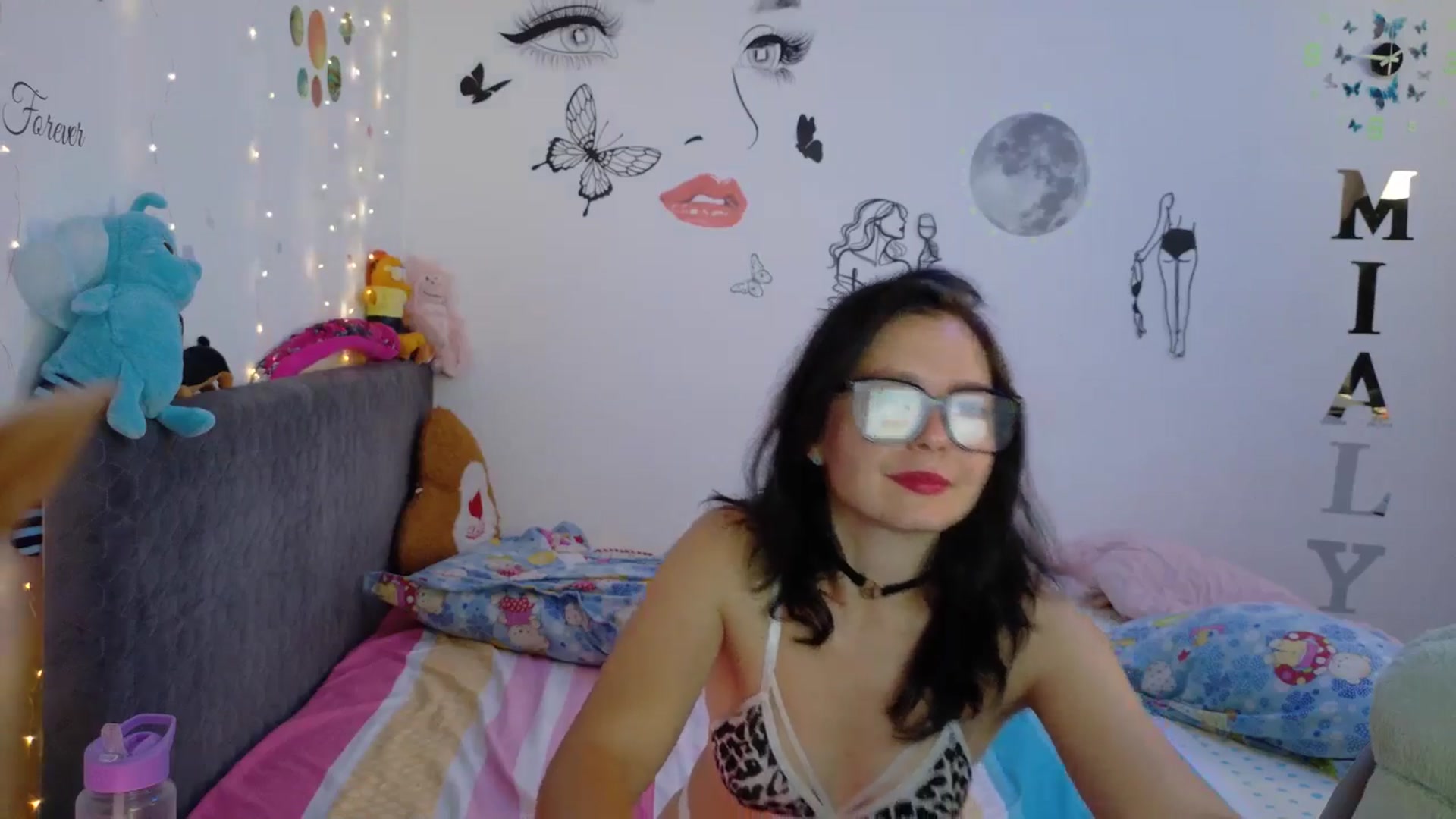 Gallery image thumbnail from YreneA's myfreecams stream on, 08/03/2025, 06:57 image 15 of 20