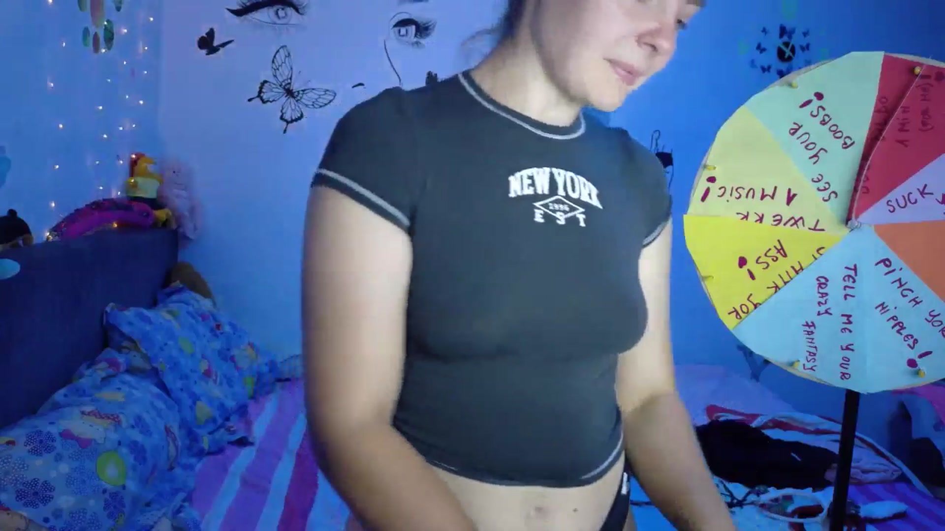 Gallery image thumbnail from YreneA's myfreecams stream on, 08/03/2025, 19:17 image 10 of 20