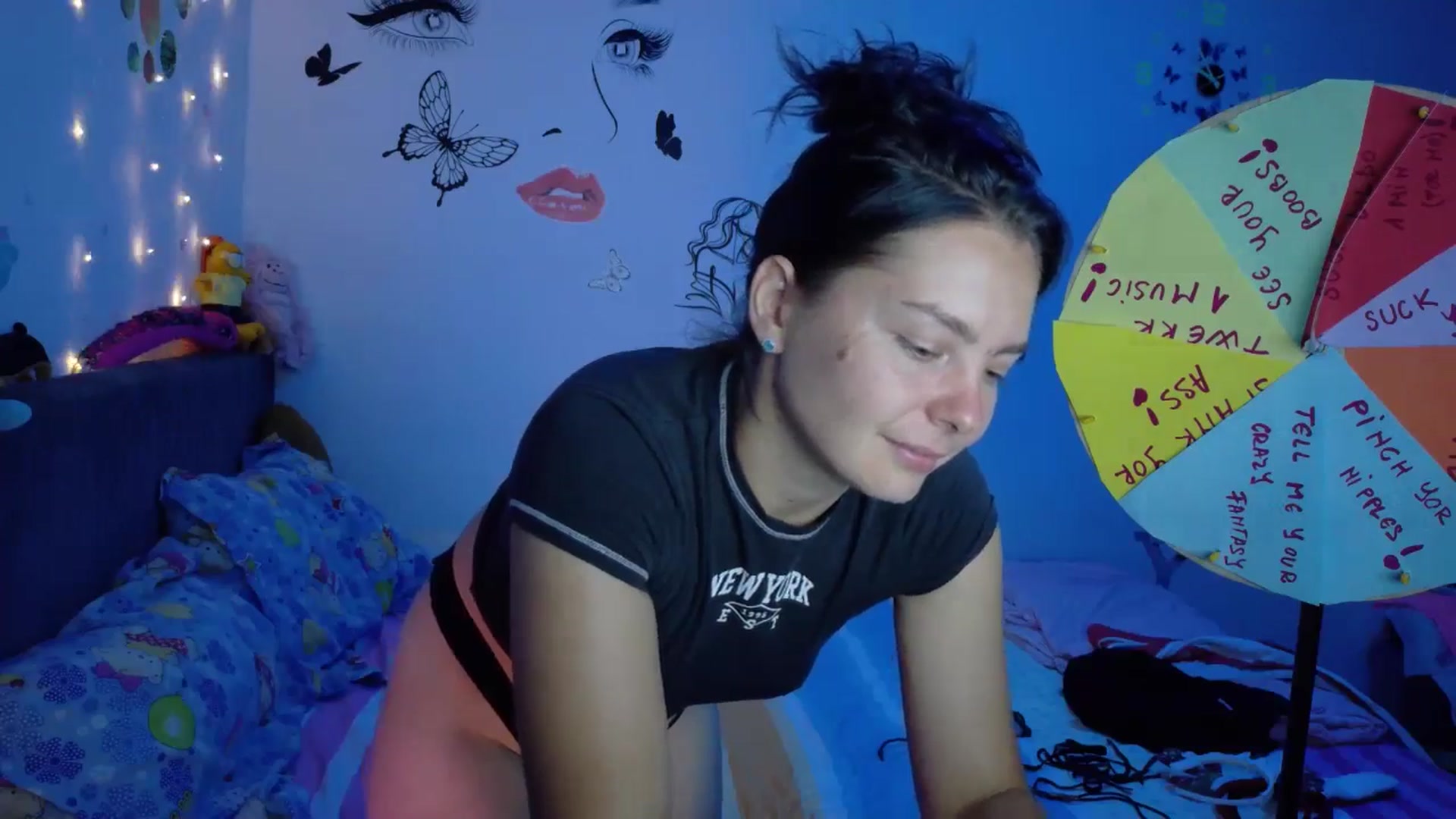 Gallery image thumbnail from YreneA's myfreecams stream on, 08/03/2025, 19:17 image 6 of 20