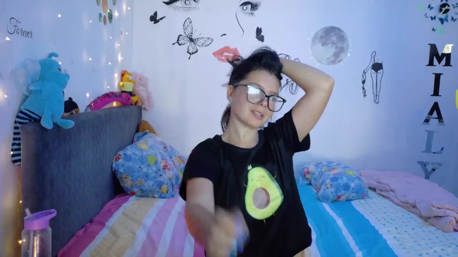 Gallery image thumbnail from YreneA's myfreecams stream on, 08/04/2025, 04:31 image 15 of 20
