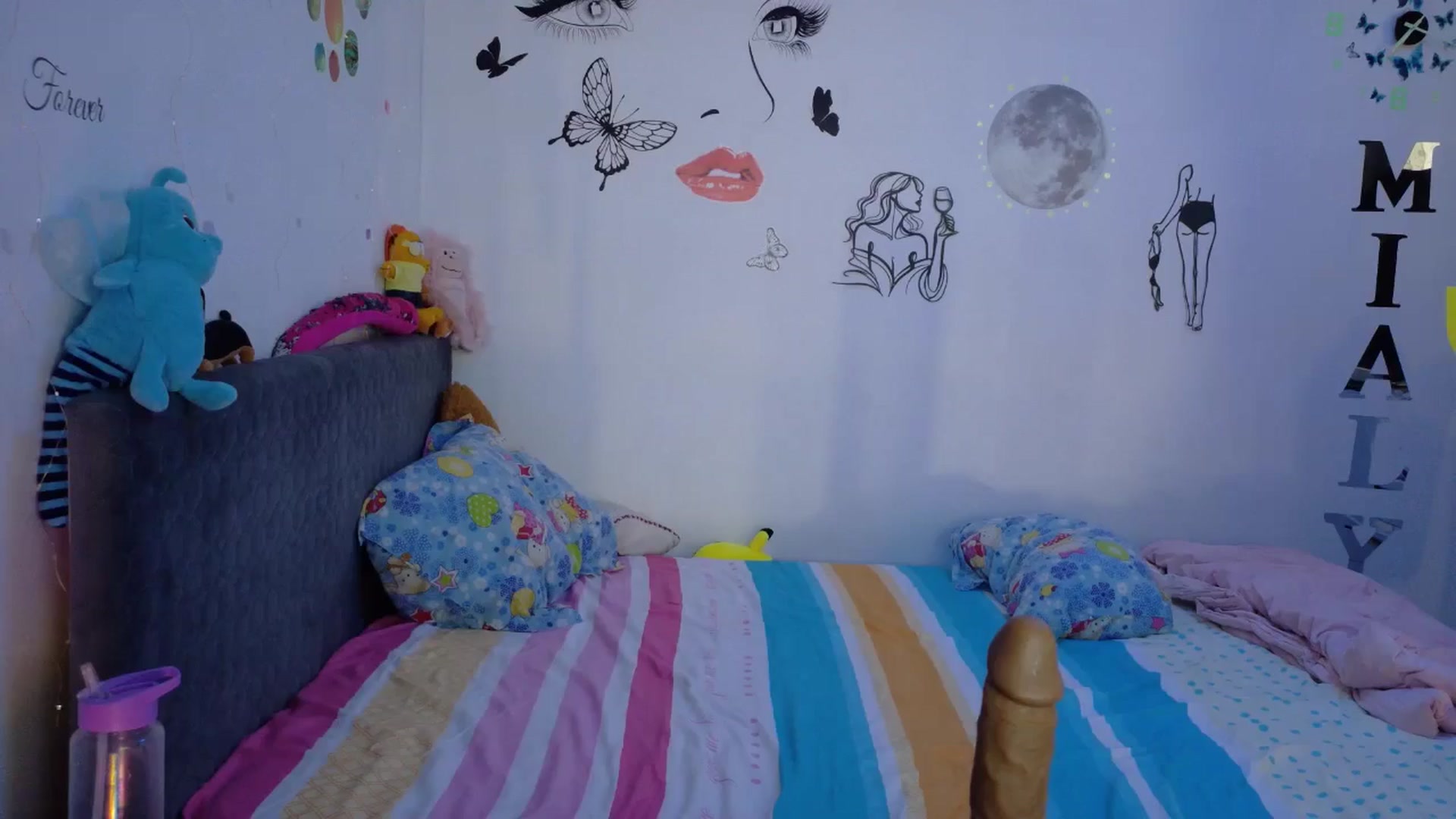 Gallery image thumbnail from YreneA's myfreecams stream on, 08/04/2025, 04:31 image 17 of 20