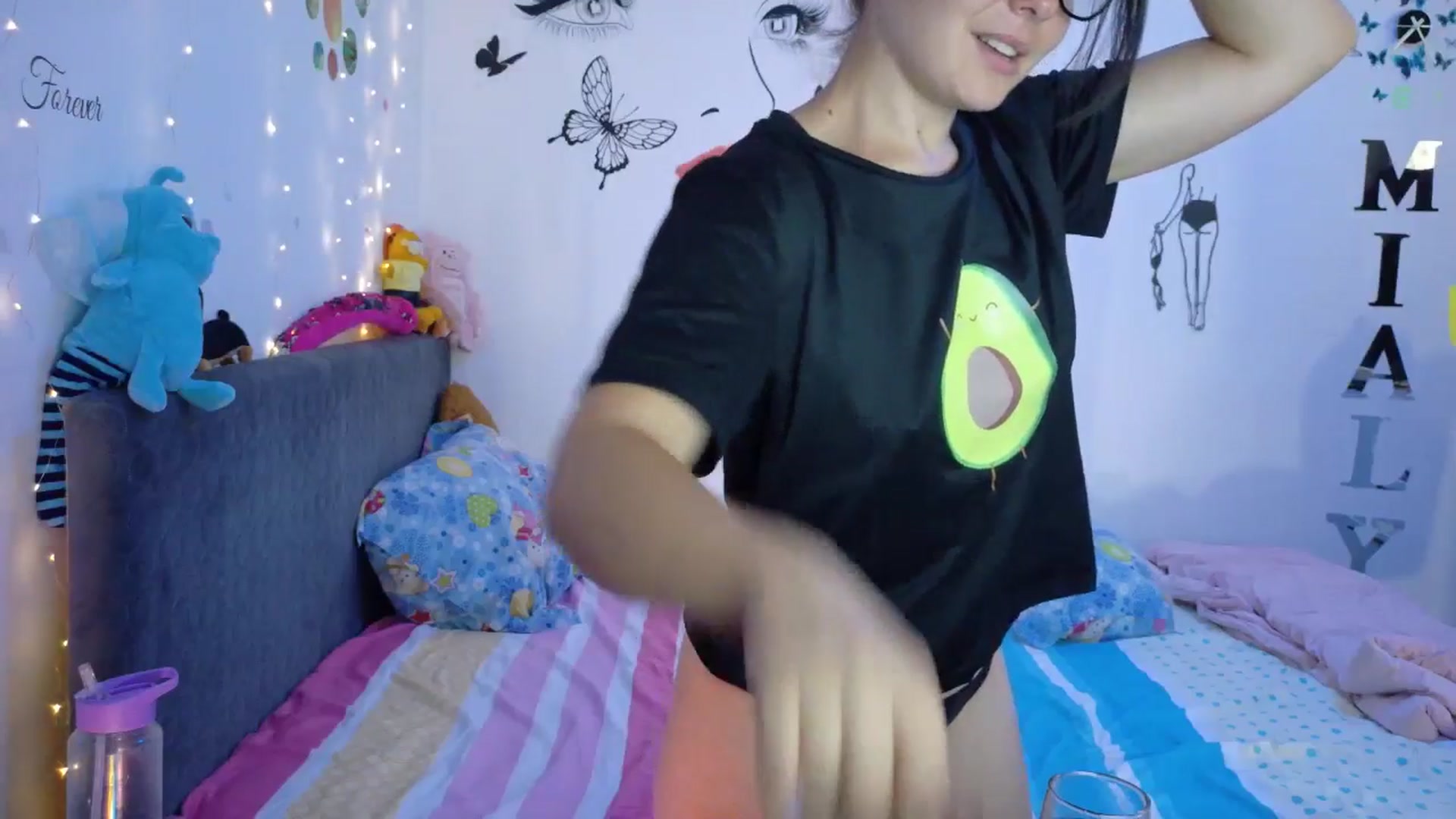 Gallery image thumbnail from YreneA's myfreecams stream on, 08/04/2025, 04:31 image 19 of 20