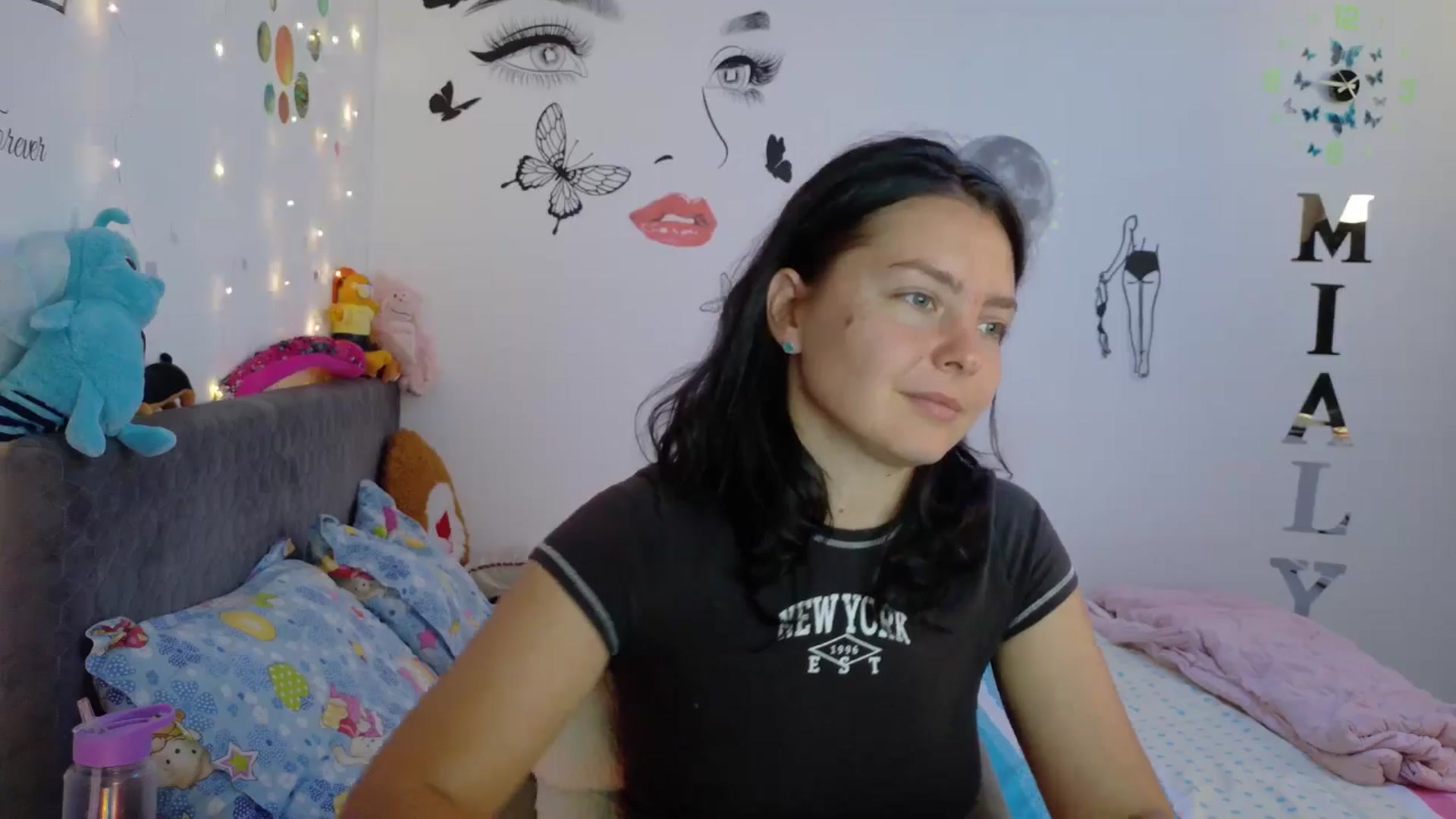 Gallery image thumbnail from YreneA's myfreecams stream on, 08/04/2025, 07:05 image 10 of 20